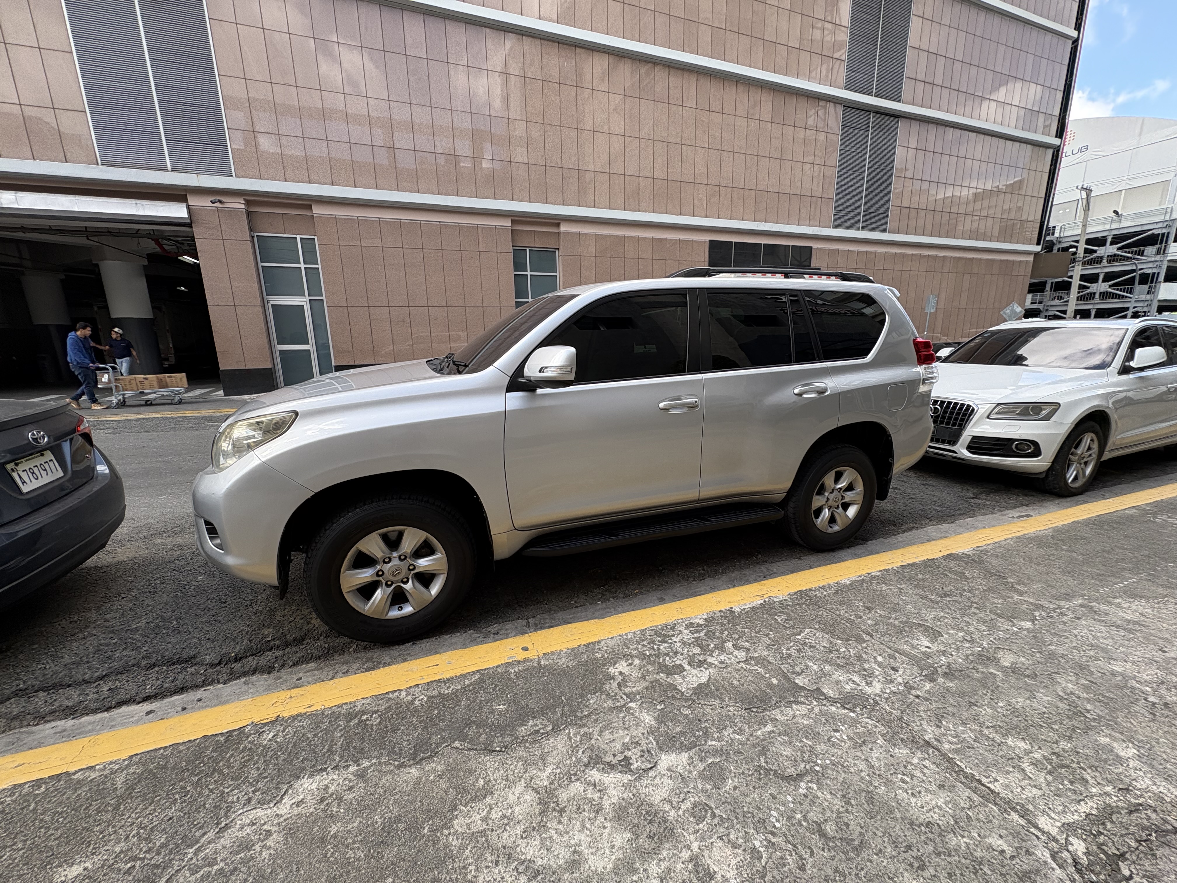 jeepetas y camionetas - Toyota Land Cruiser Prado 2011 TX 3