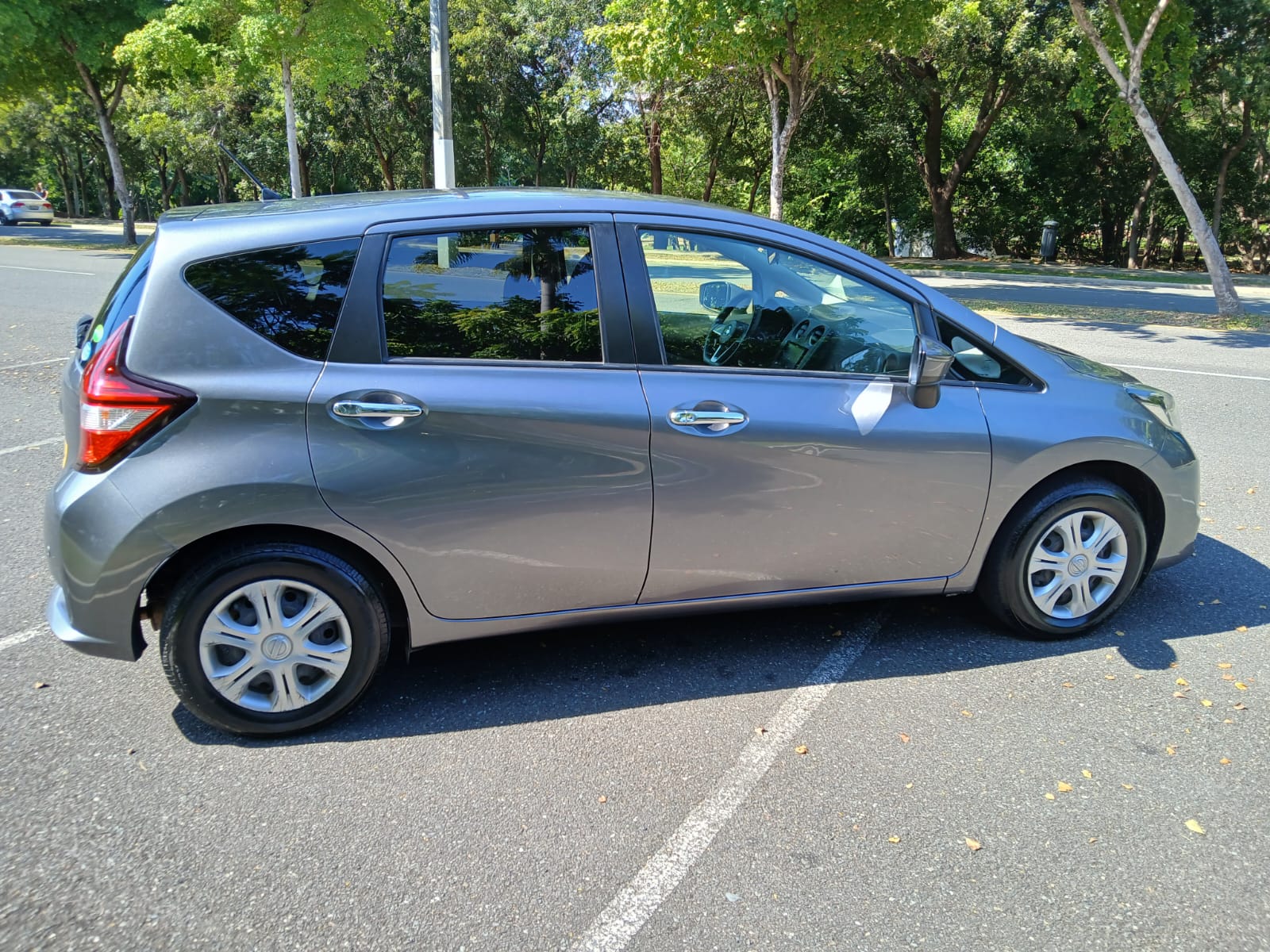 carros - VENDO NISSAN NOTE 2018 FINANCIAMIENTO DISPONIBLE  5