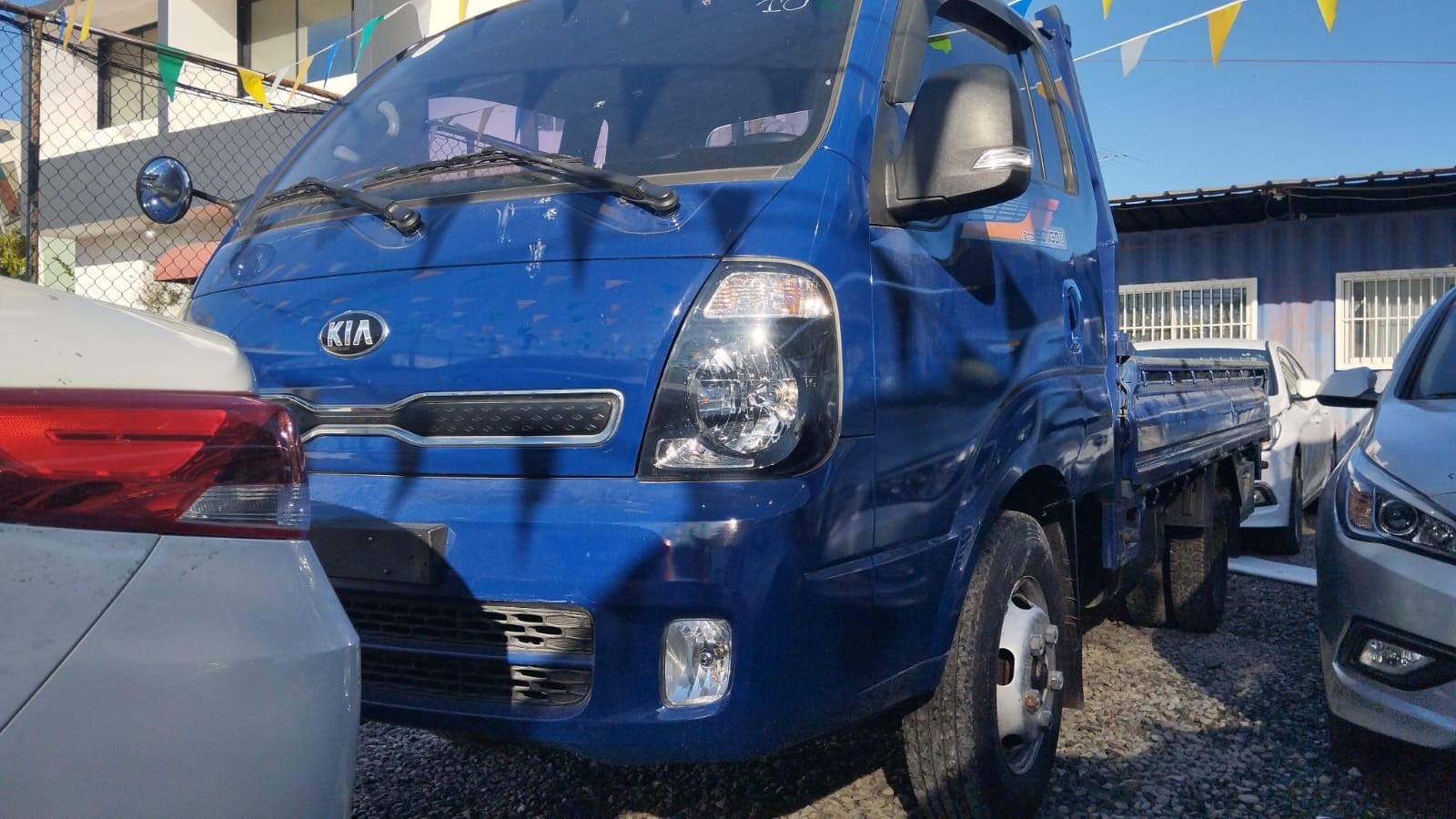 jeepetas y camionetas - KIA BONGO 2017 AZUL 4