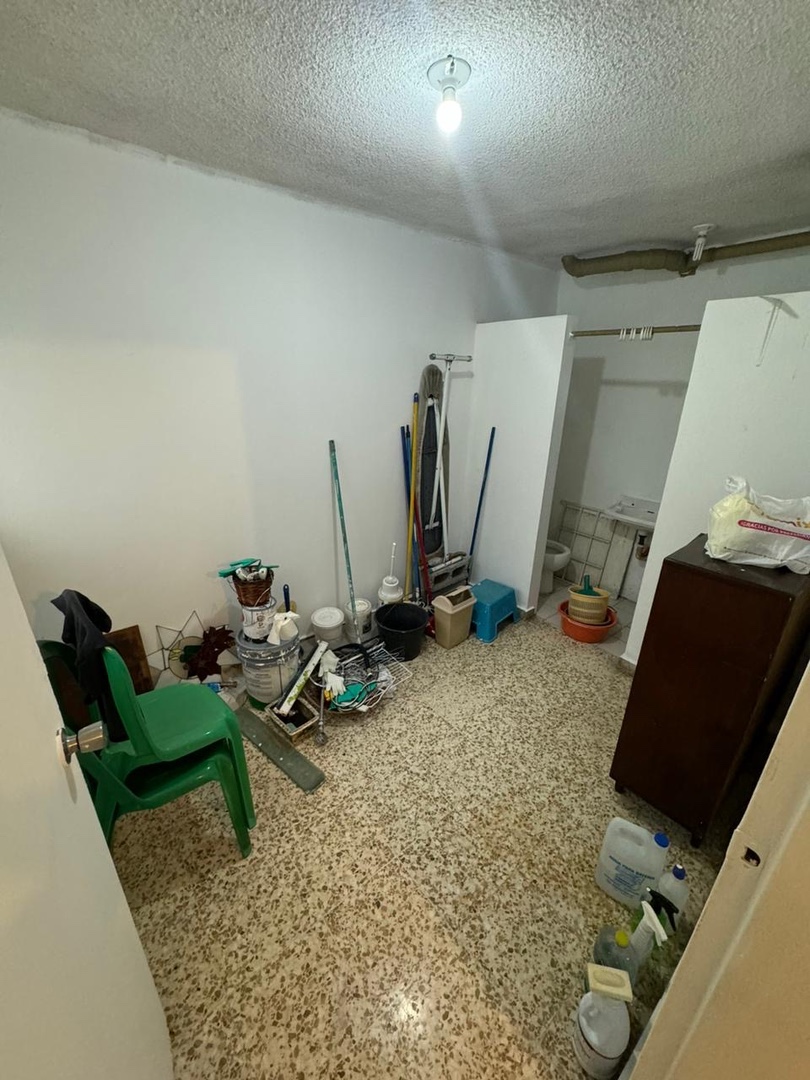 apartamentos - Alquiló piantini segundo nivel dos hab baño parqueo balcón servicio  9