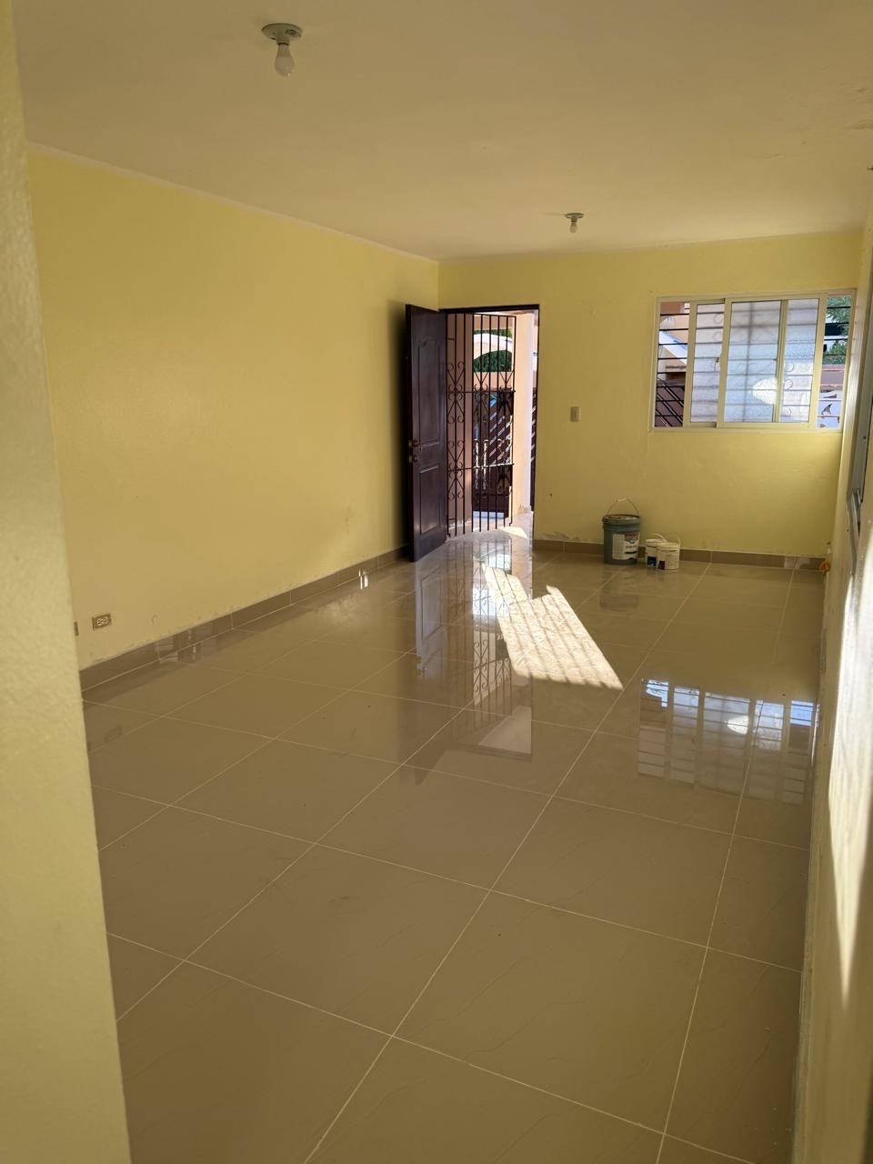 casas - Venta de casa en la charles de Gaulle Santo Domingo este  8