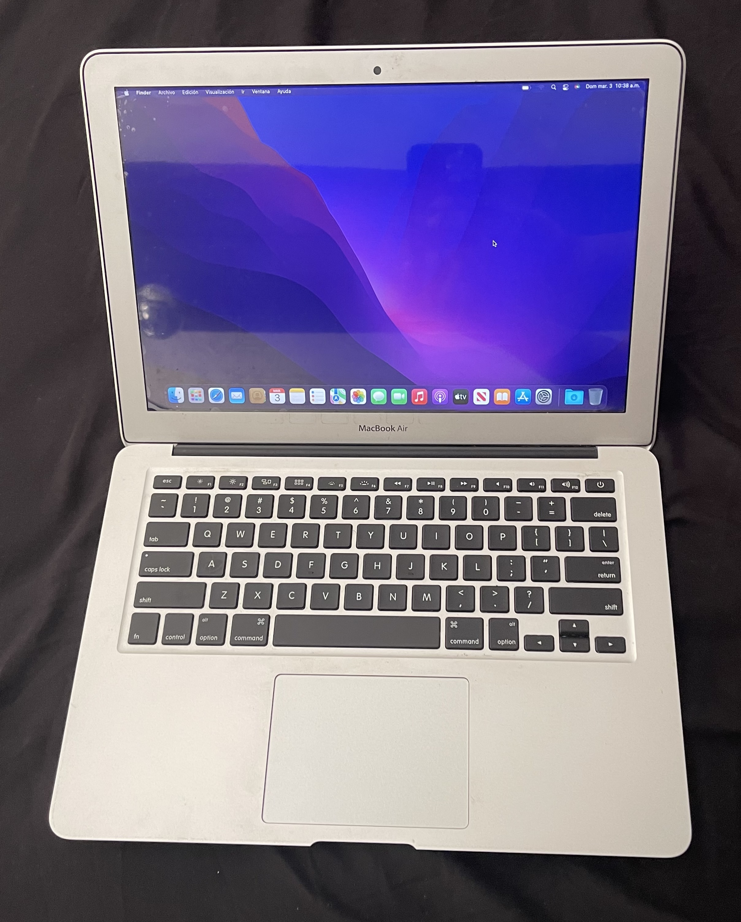 computadoras y laptops - MacBook Air Early 2015 128GB 4GB RAM