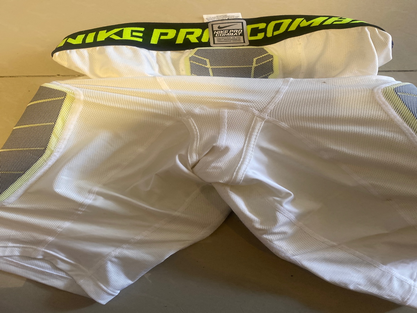 ropa para hombre - Licra de protección NIKE PRO COMBAT en 1,000 pesos size XL 2