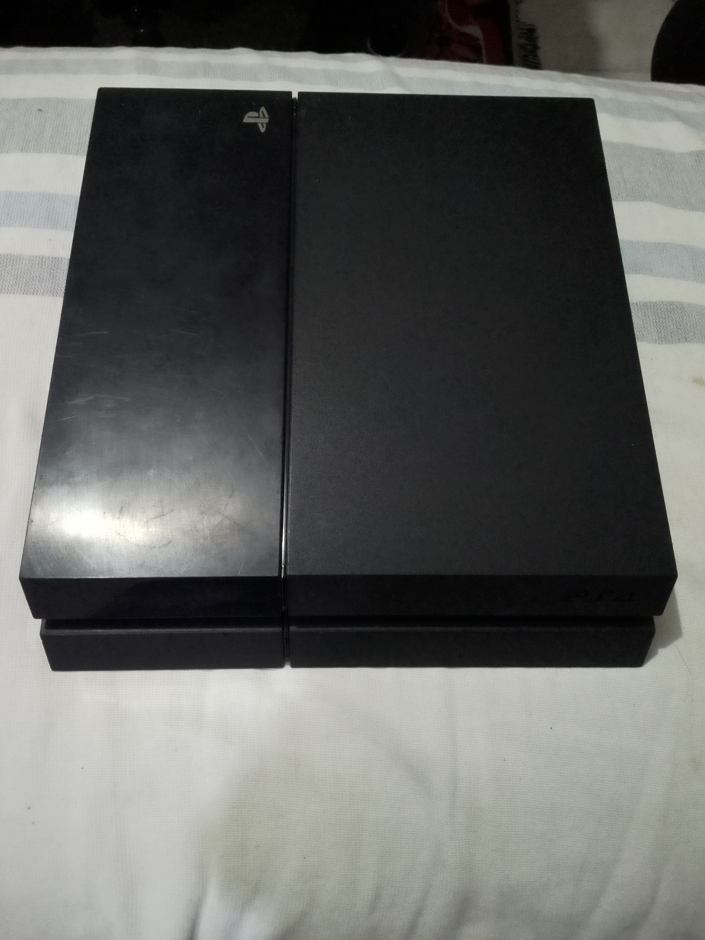 consolas y videojuegos - Playstation 4 Fat, 4 juegos y 1 control, 500 GB 1