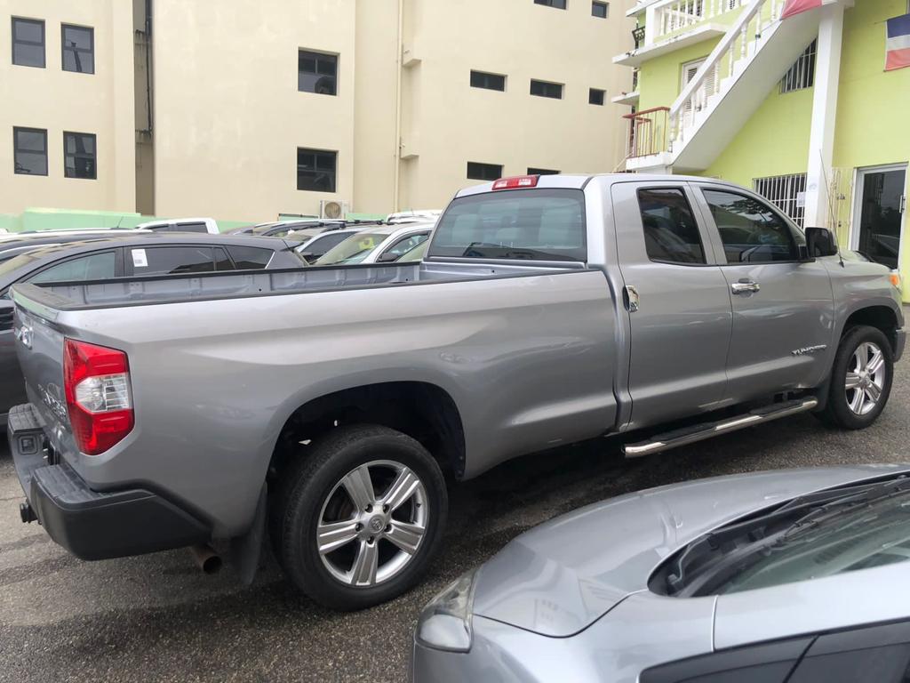 jeepetas y camionetas - Toyota tundra 2015 impecable  8