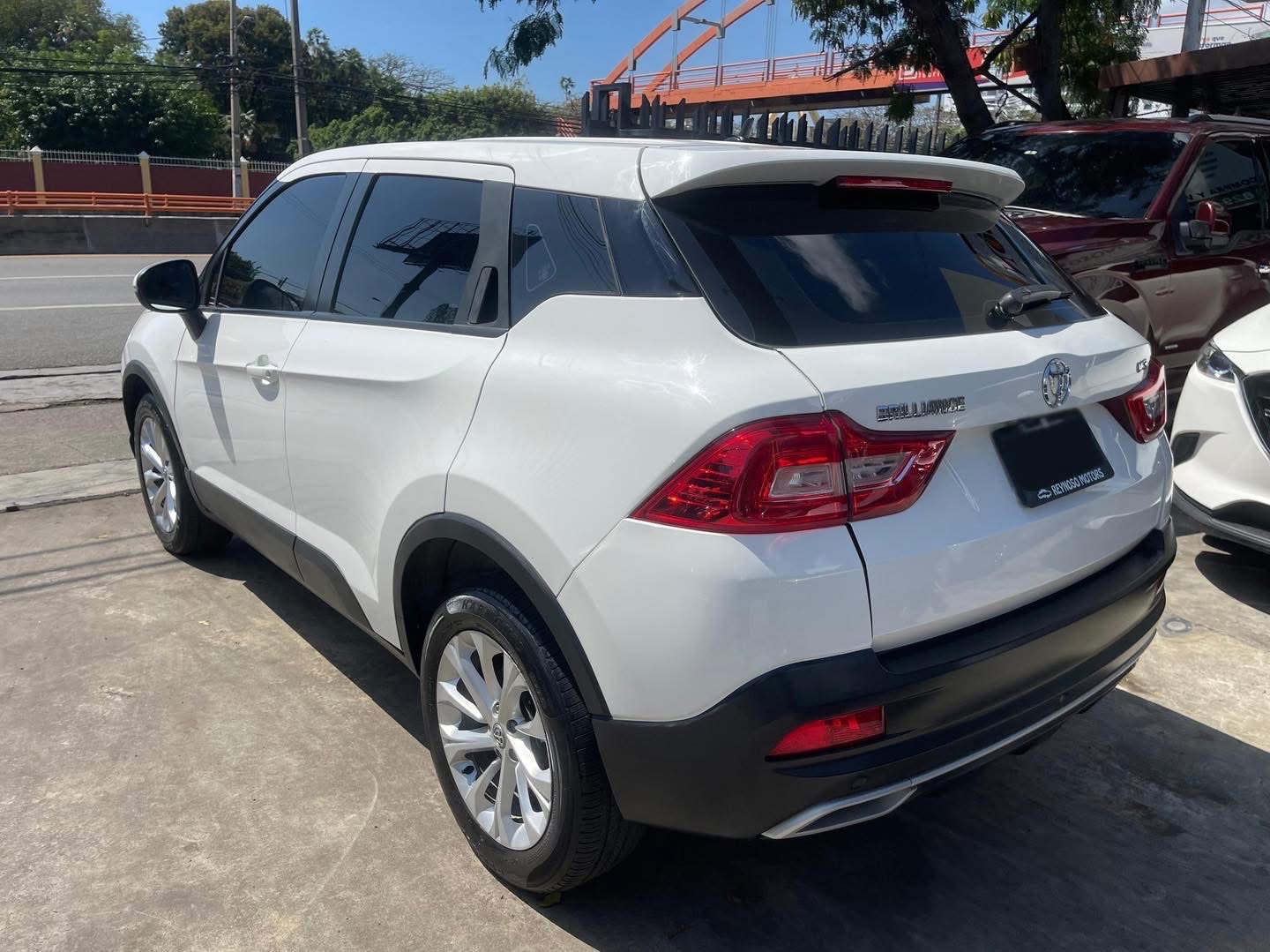 jeepetas y camionetas - BRILLIANCE V3 2020 3