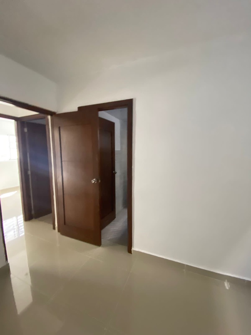 apartamentos - Apartamento en alquiler de 3 habitaciones en Santo Domingo oeste  4