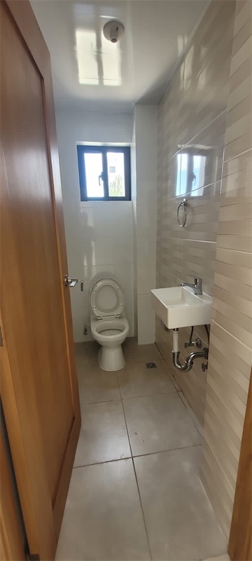 apartamentos - Se alquila este apartamento en el residencial Comprés próximo a la autopista . S 5