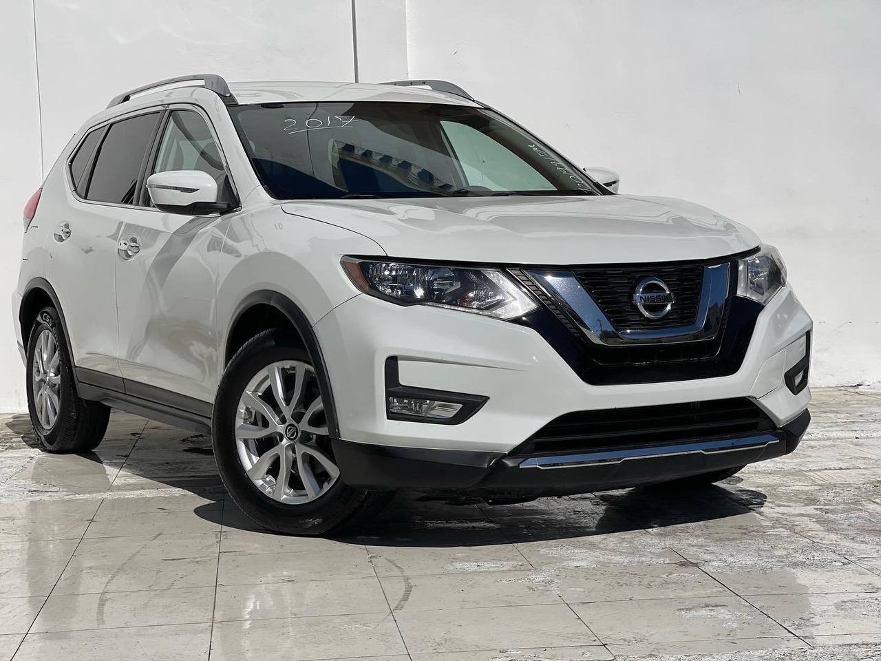 jeepetas y camionetas - NISSAN ROGUE SV 2017clean carfax 0