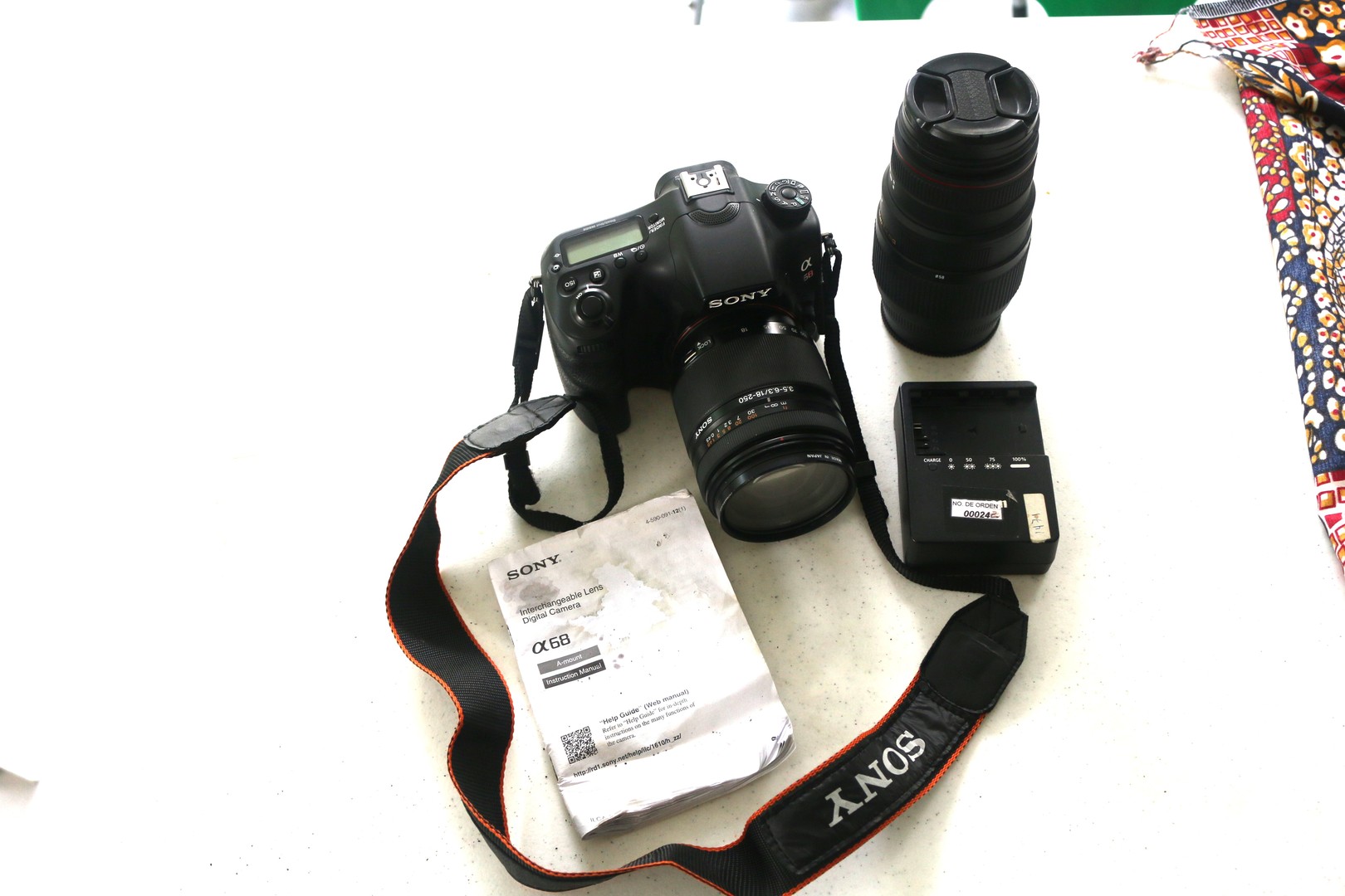 camaras y audio - Camara fotografica SONY alfa 68 con lentes 18-250 y 70-300