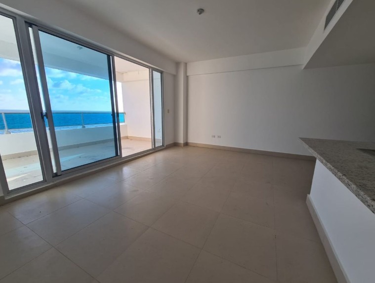 apartamentos - Venta de Apartamento primera linea de plara en Juan Dolio 8