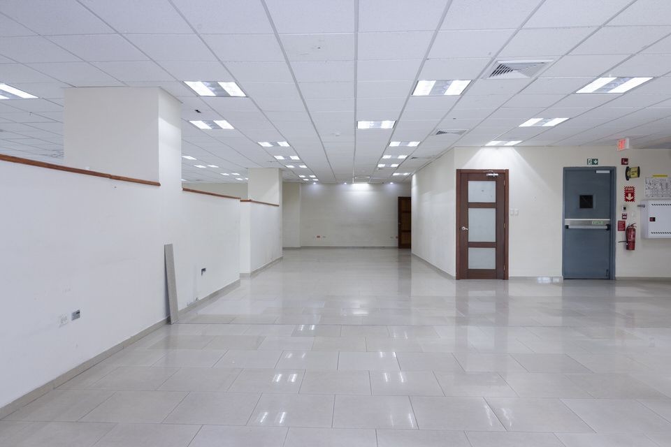 oficinas y locales comerciales - Evaristo Morales oficina de 412m2 12 parqueos  5