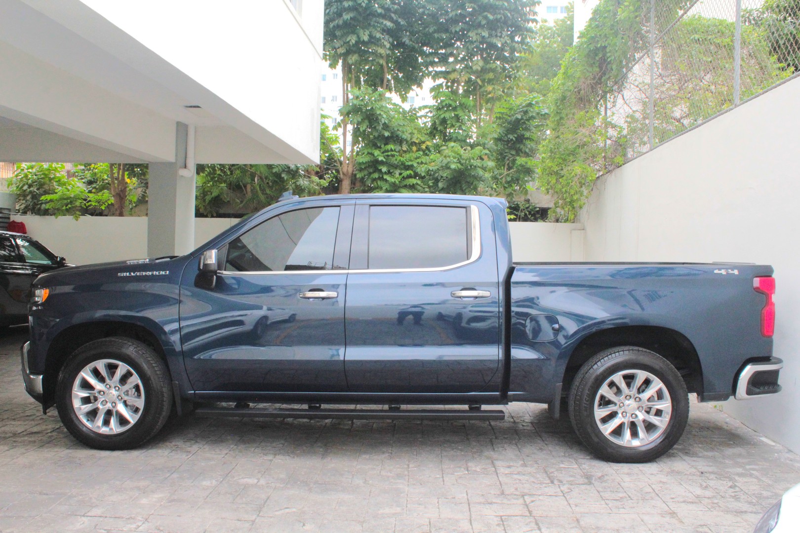 jeepetas y camionetas - CHEVROLET SILVERADO LTZ 2020 3