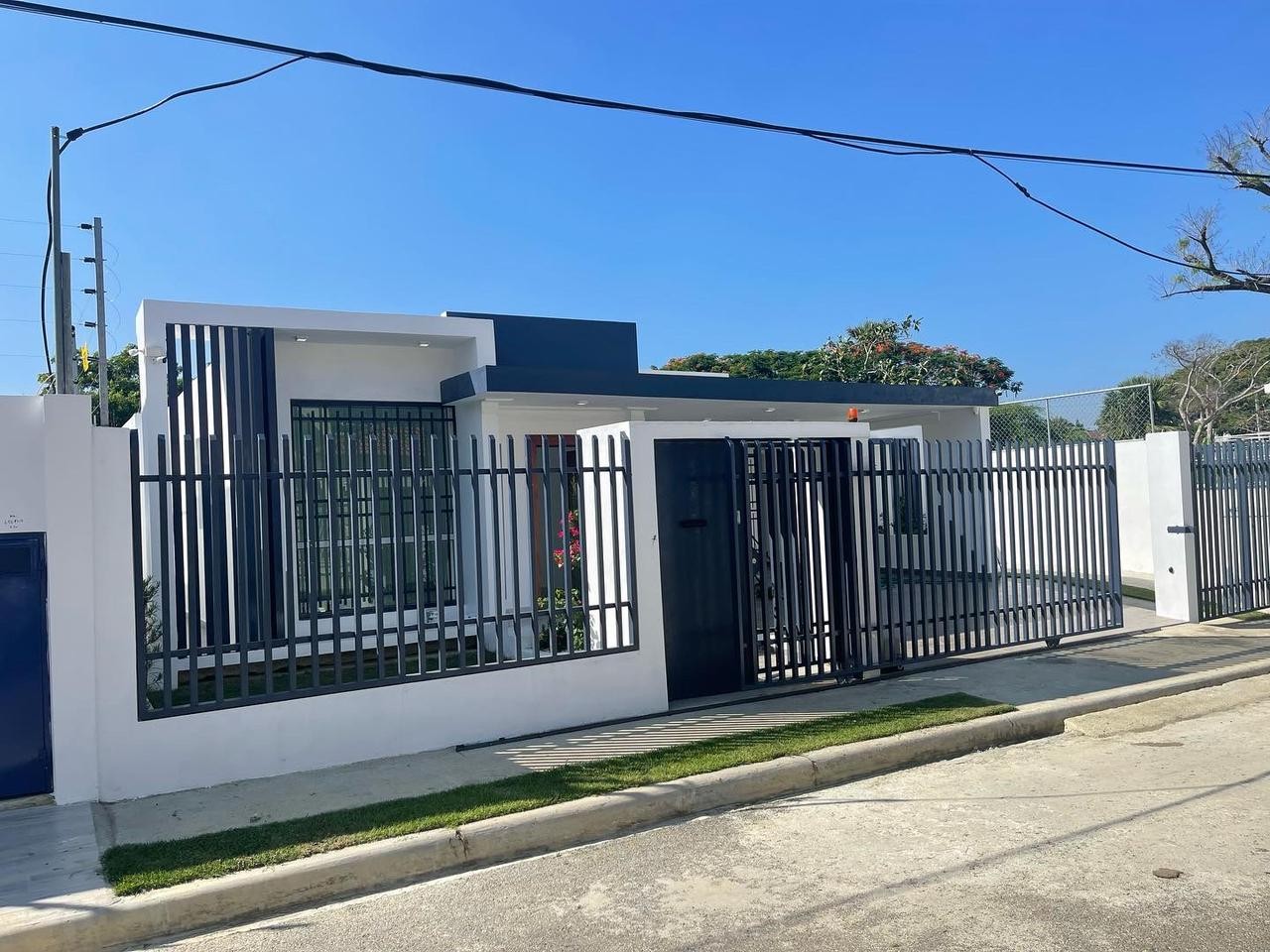 casas - Casa Recién Construida en Santiago