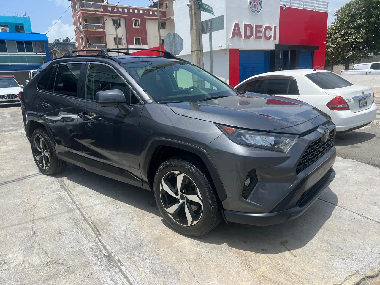 jeepetas y camionetas - Toyota RAV4 LE 4x4 2019 8