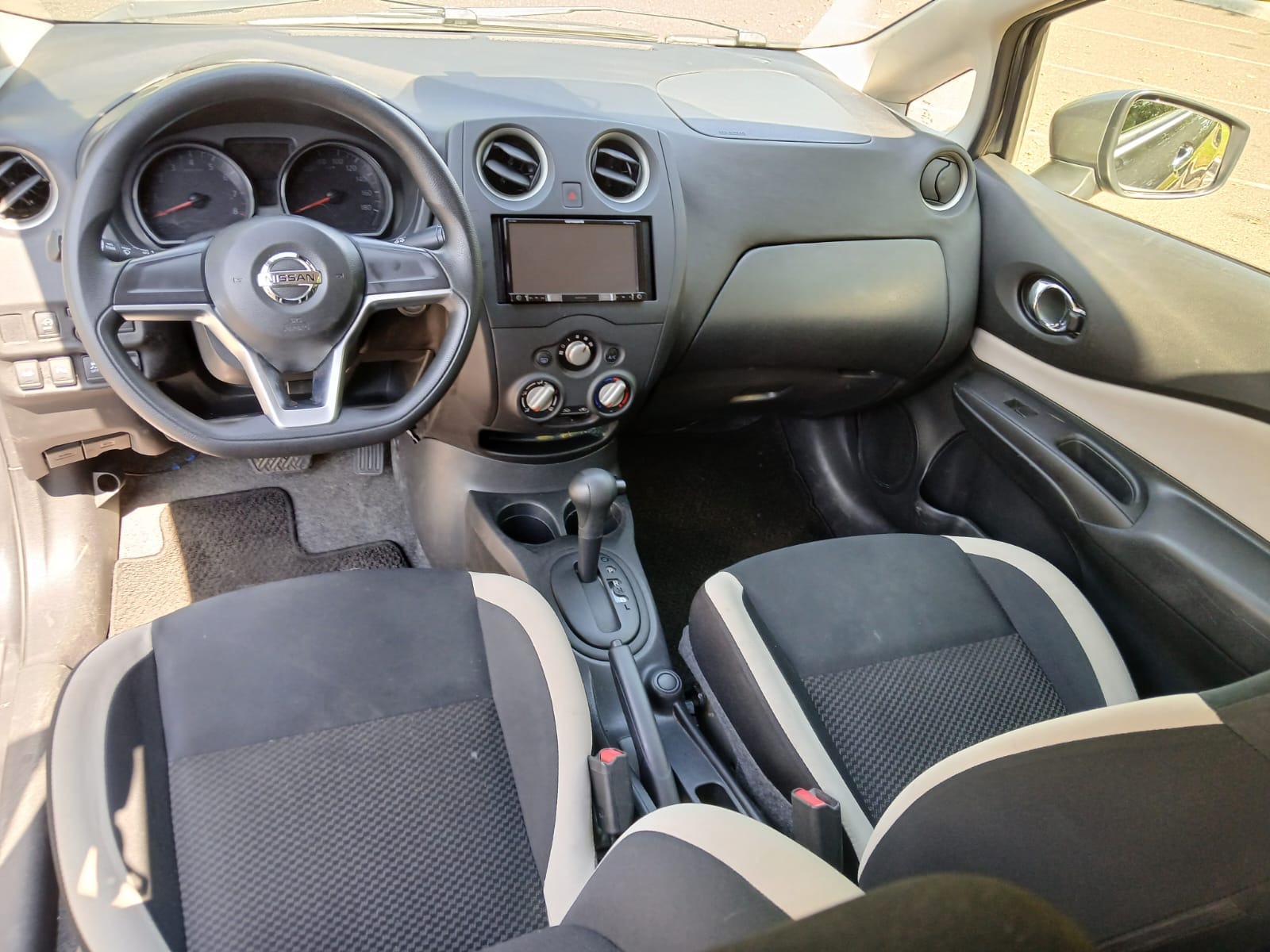 carros - VENDO NISSAN NOTE 2018 FINANCIAMIENTO DISPONIBLE  7