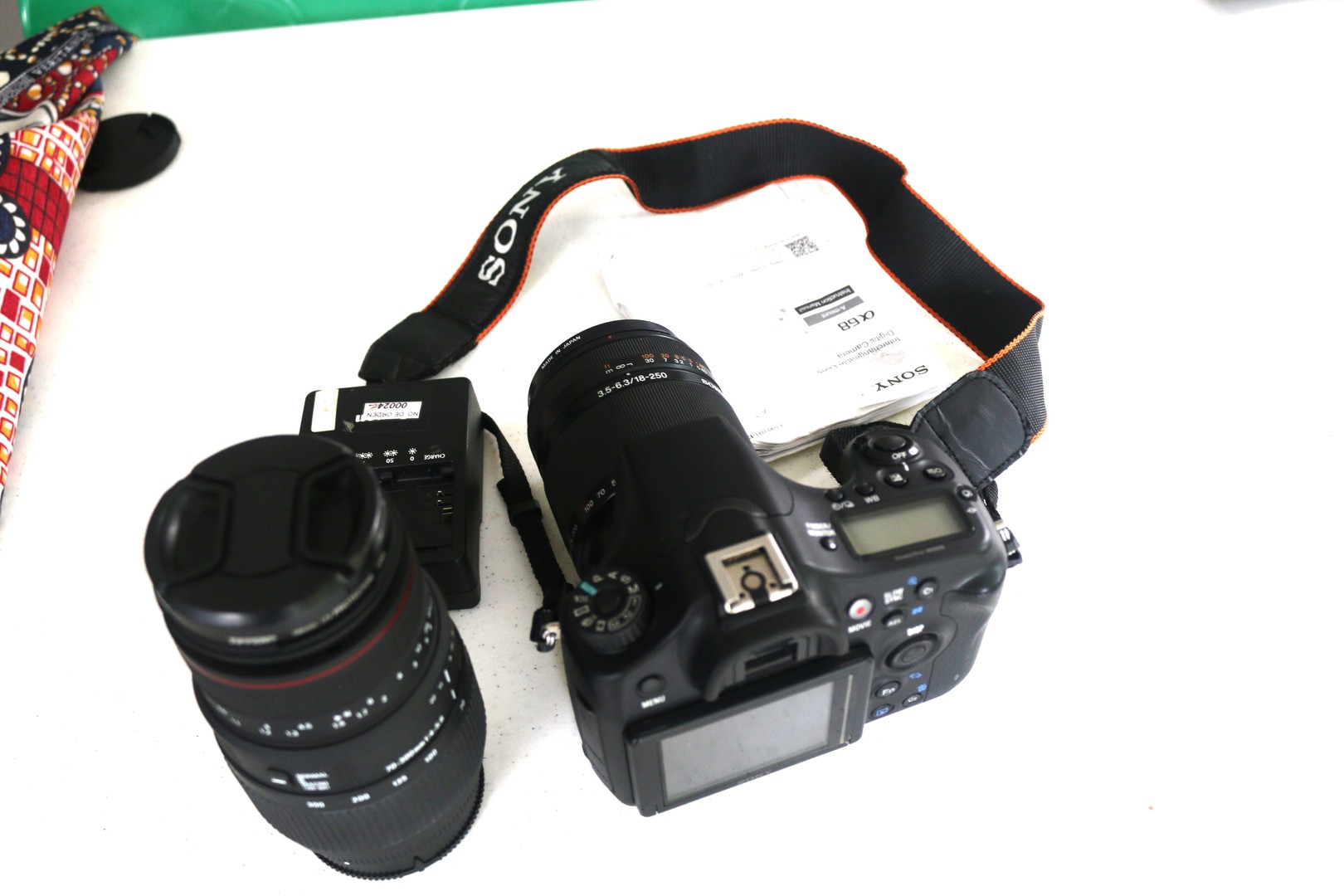 camaras y audio - Camara fotografica SONY alfa 68 con lentes 18-250 y 70-300 1