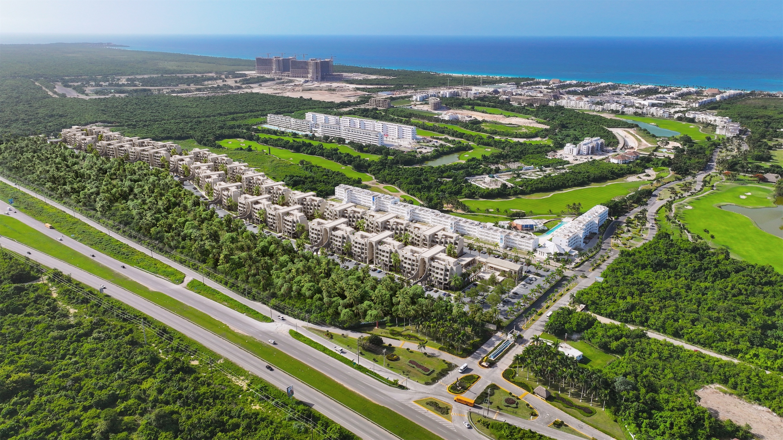 apartamentos - Apartamentos en Punta Cana Con Arquitectura Greco-Romano en el Paraiso Tropical 1