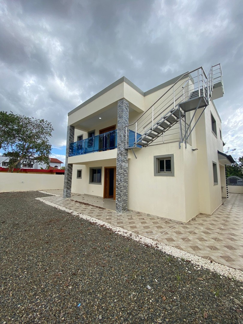 casas - Preciosa Casa en Proyecto Cerrado, Urb. Yoryi Morel