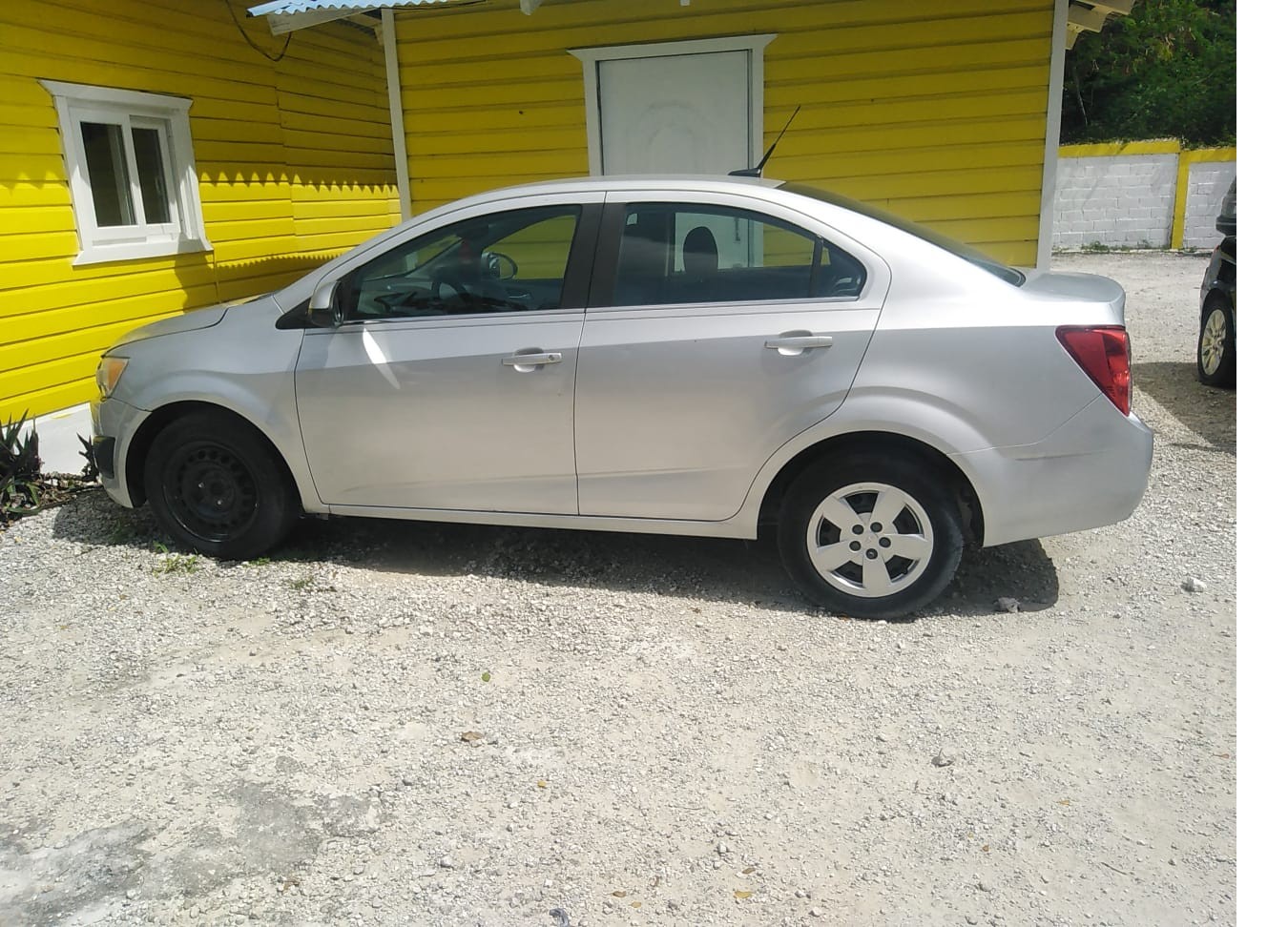 carros - Chevrolet Sonic 2012 Transmision Mecanica 3