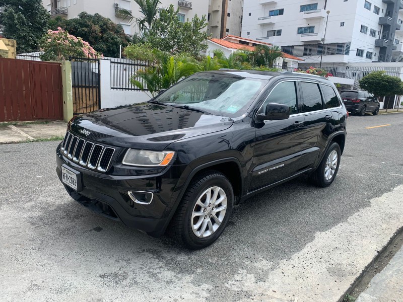 jeepetas y camionetas - Jeep grand cherokee laredo 2016