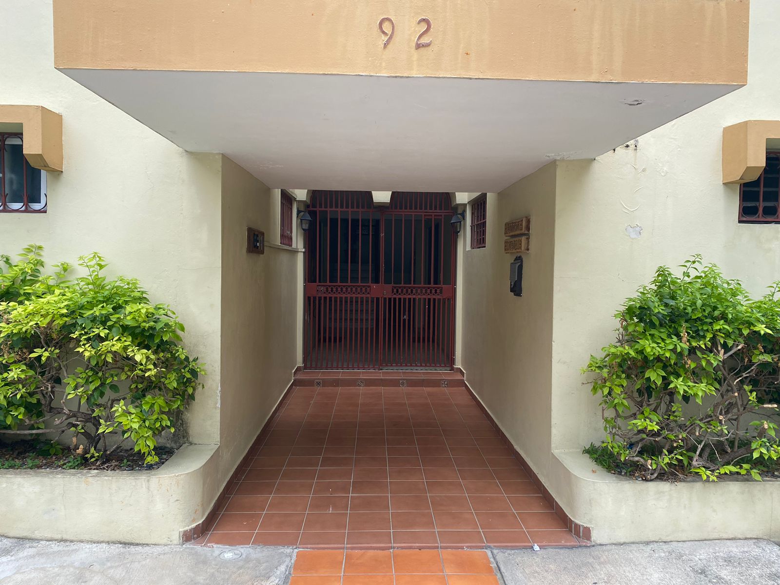 apartamentos - APTO ESTUDIO AMUEBLADO, SERRALLES, PROX AGORA MALL, 2DO NIVEL 0