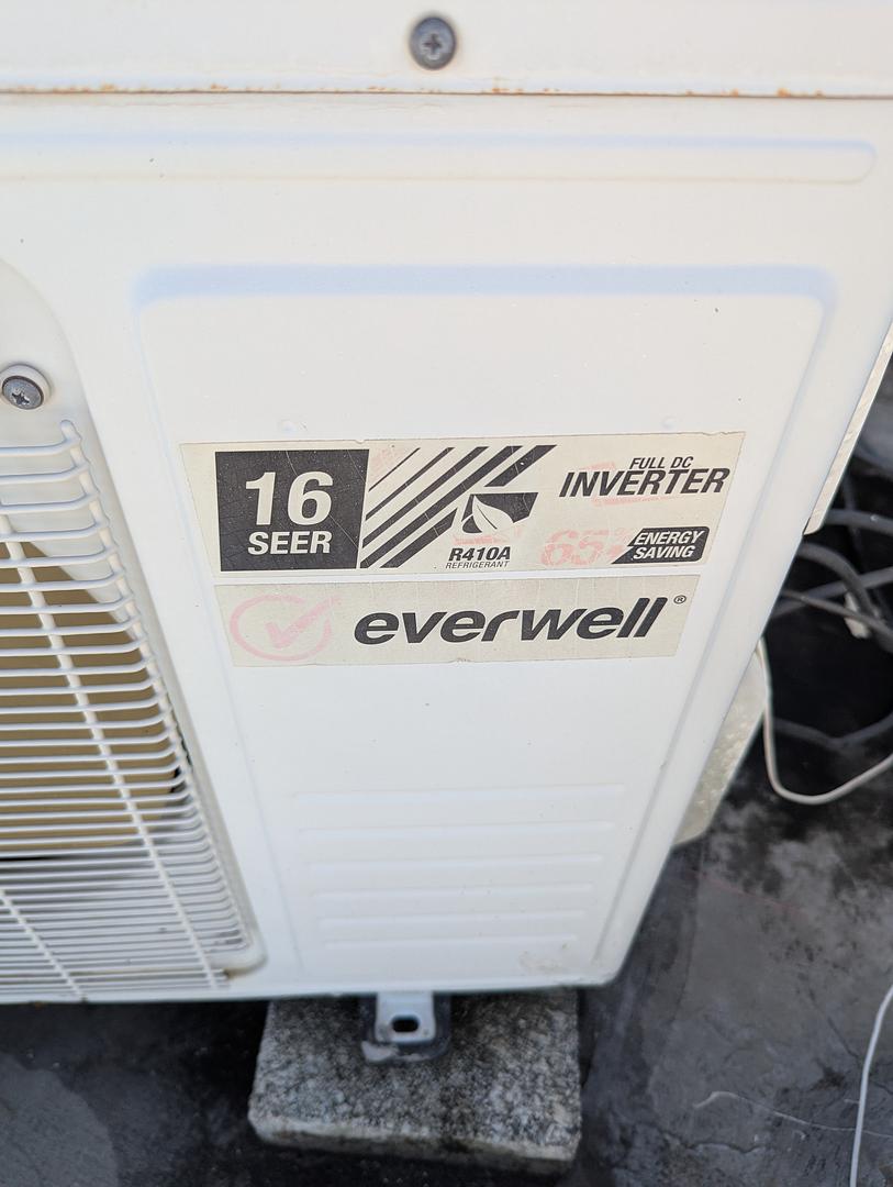 aires acondicionados y abanicos - AIRES ACONDICIONADOS INVERTER EVERWELL 12MIL BTU EFIC 16, COMO NUEVOS  3