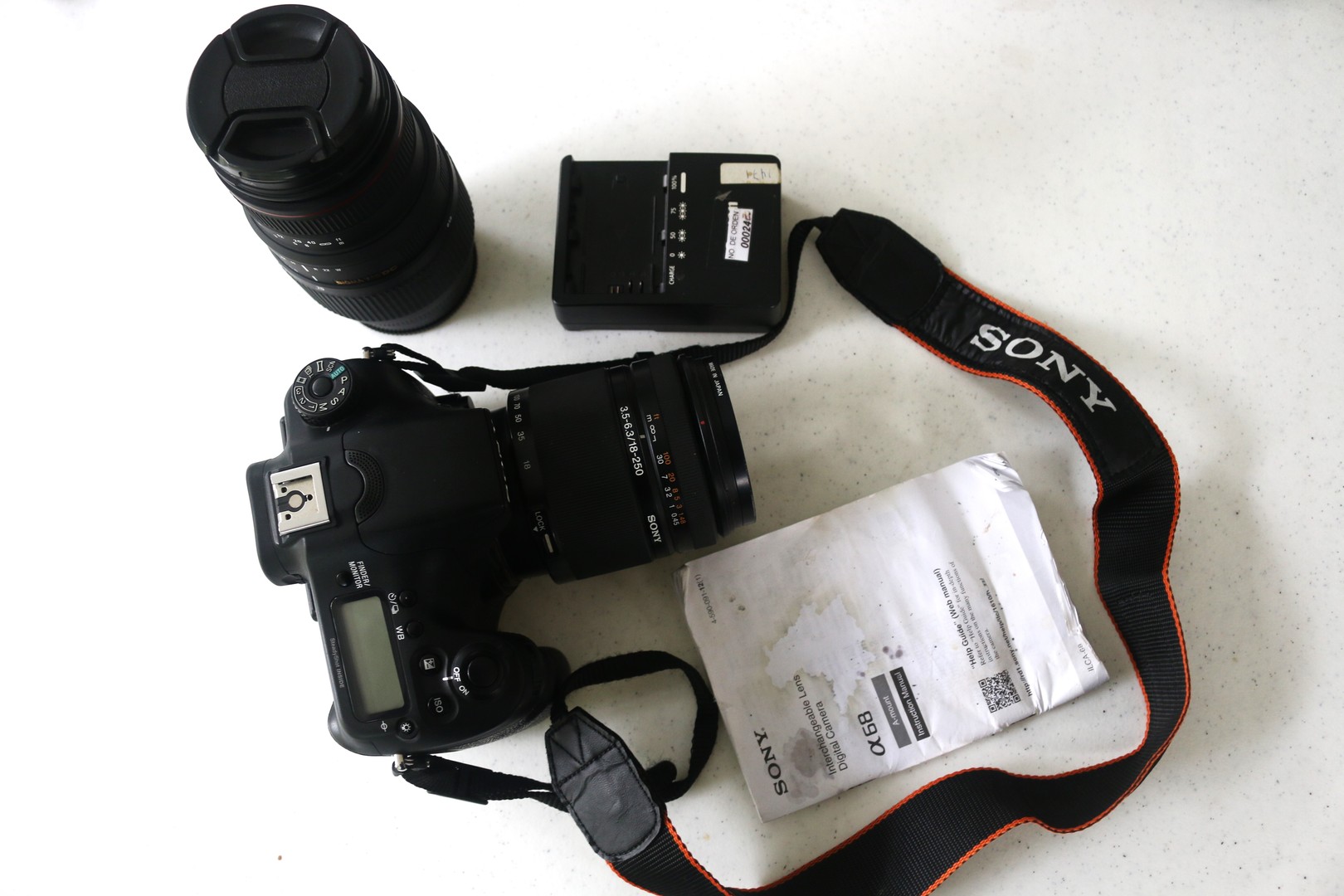 camaras y audio - Camara fotografica SONY alfa 68 con lentes 18-250 y 70-300 3