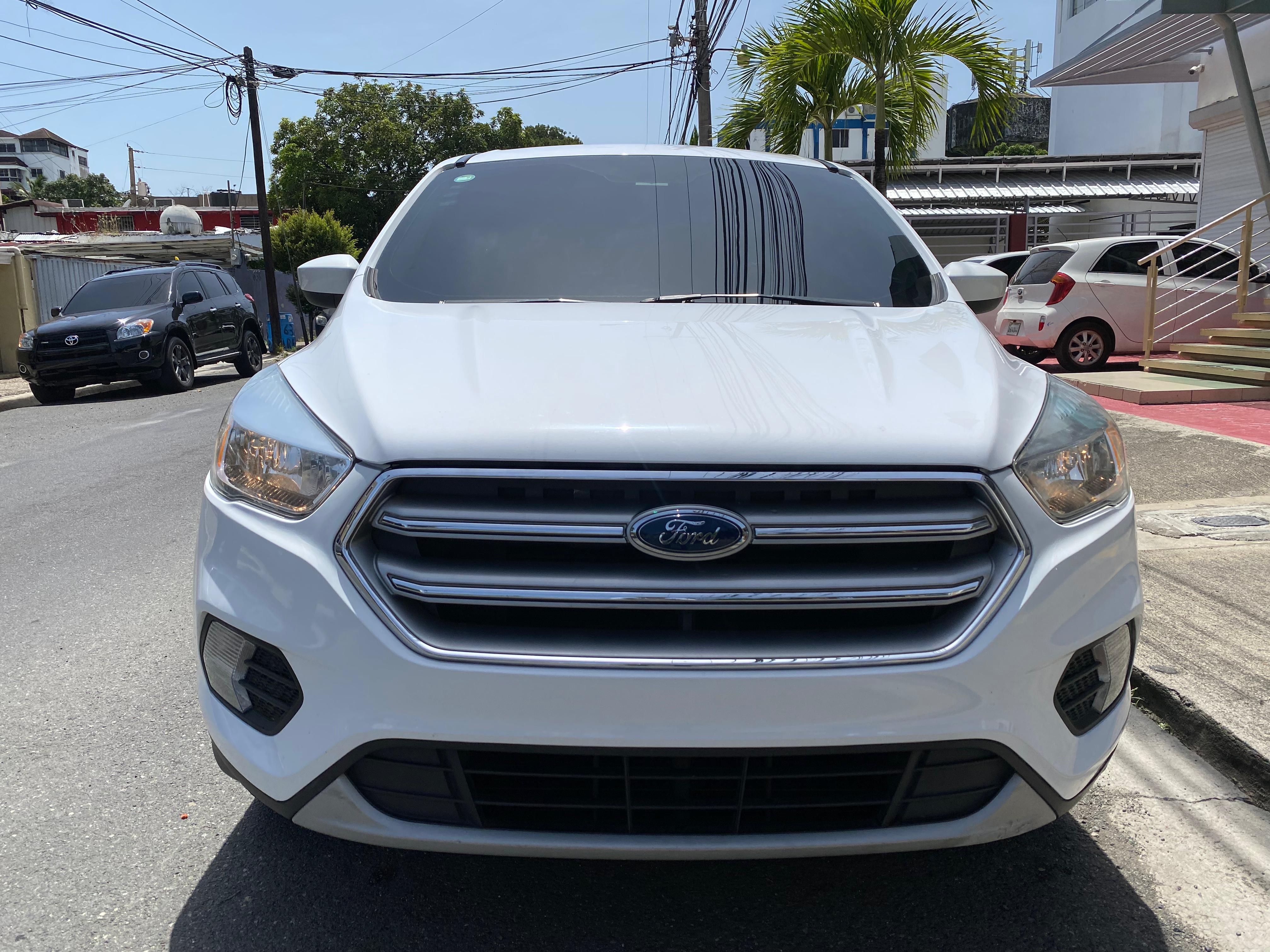 jeepetas y camionetas - Ford Escape SE 2017 1