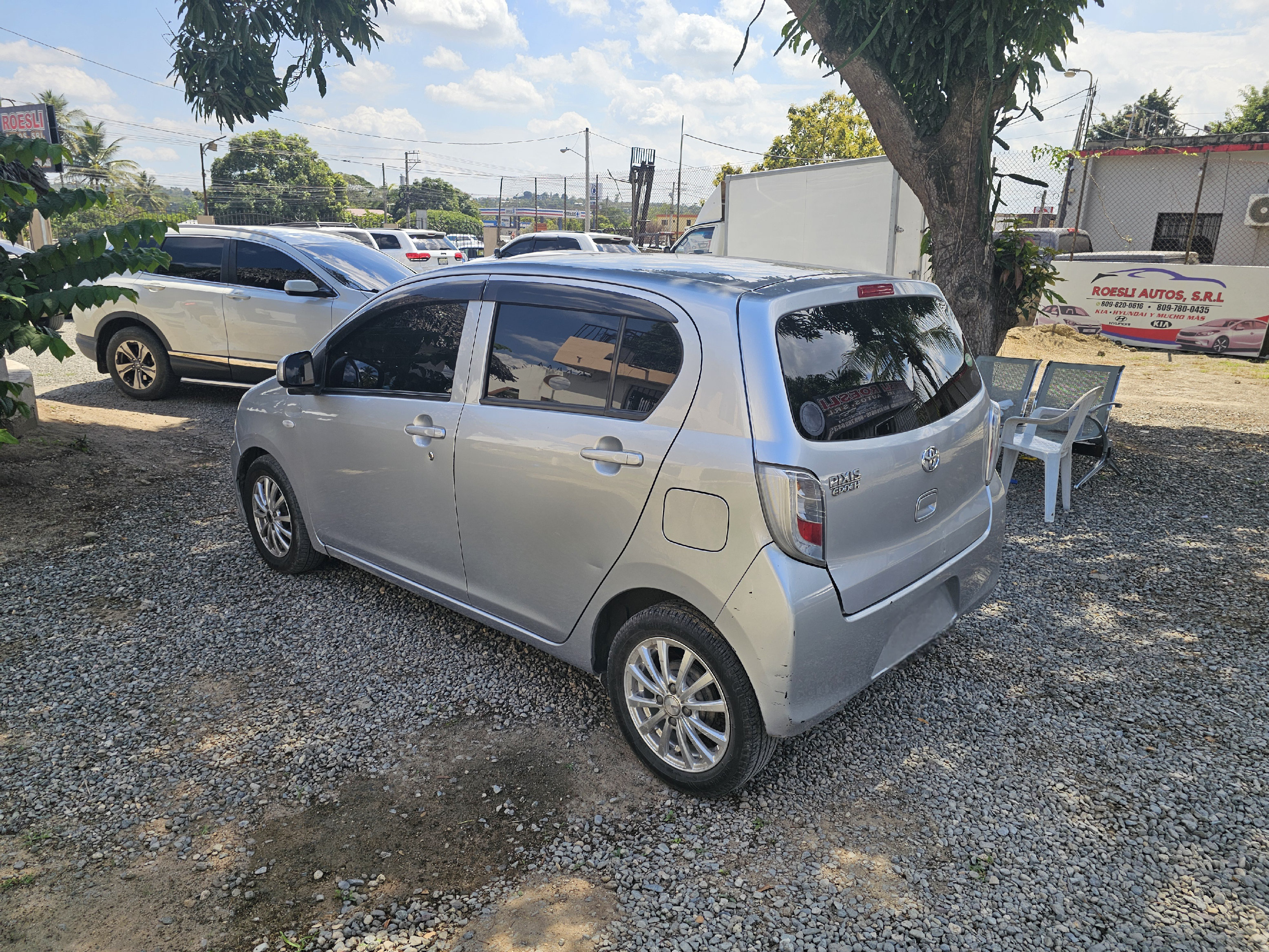 carros - Toyota pixis 2017 4