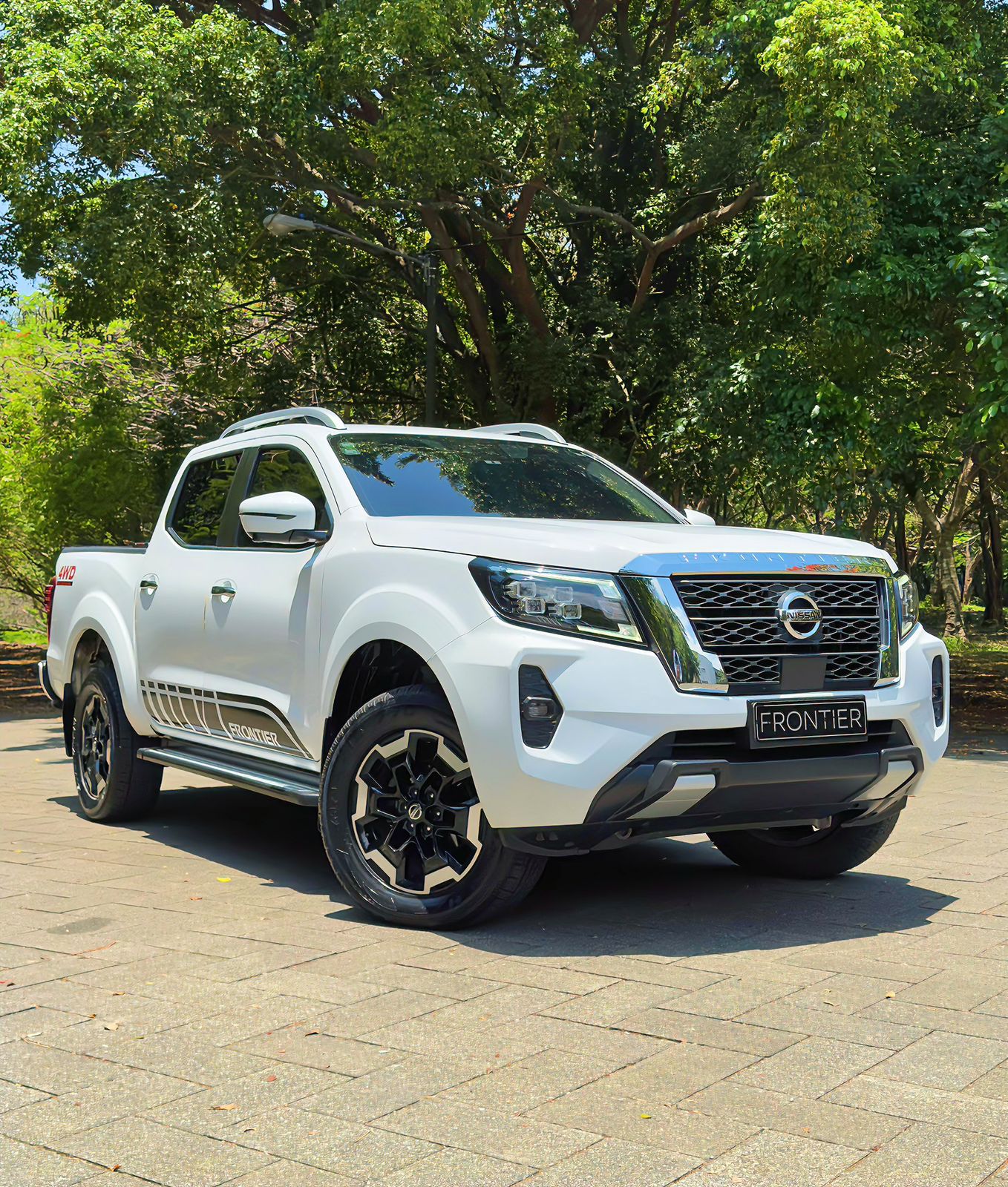 jeepetas y camionetas - Nissan frontier LE 2022 4x4 excelente condiciones  0