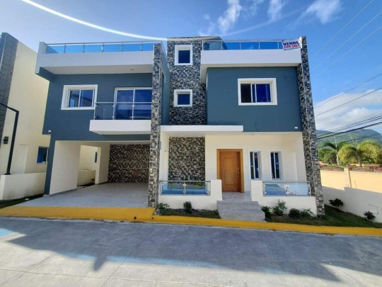 casas - Moderna casa  comunidad cerrada a 3 minutos de playa dorada ideal para invertir 