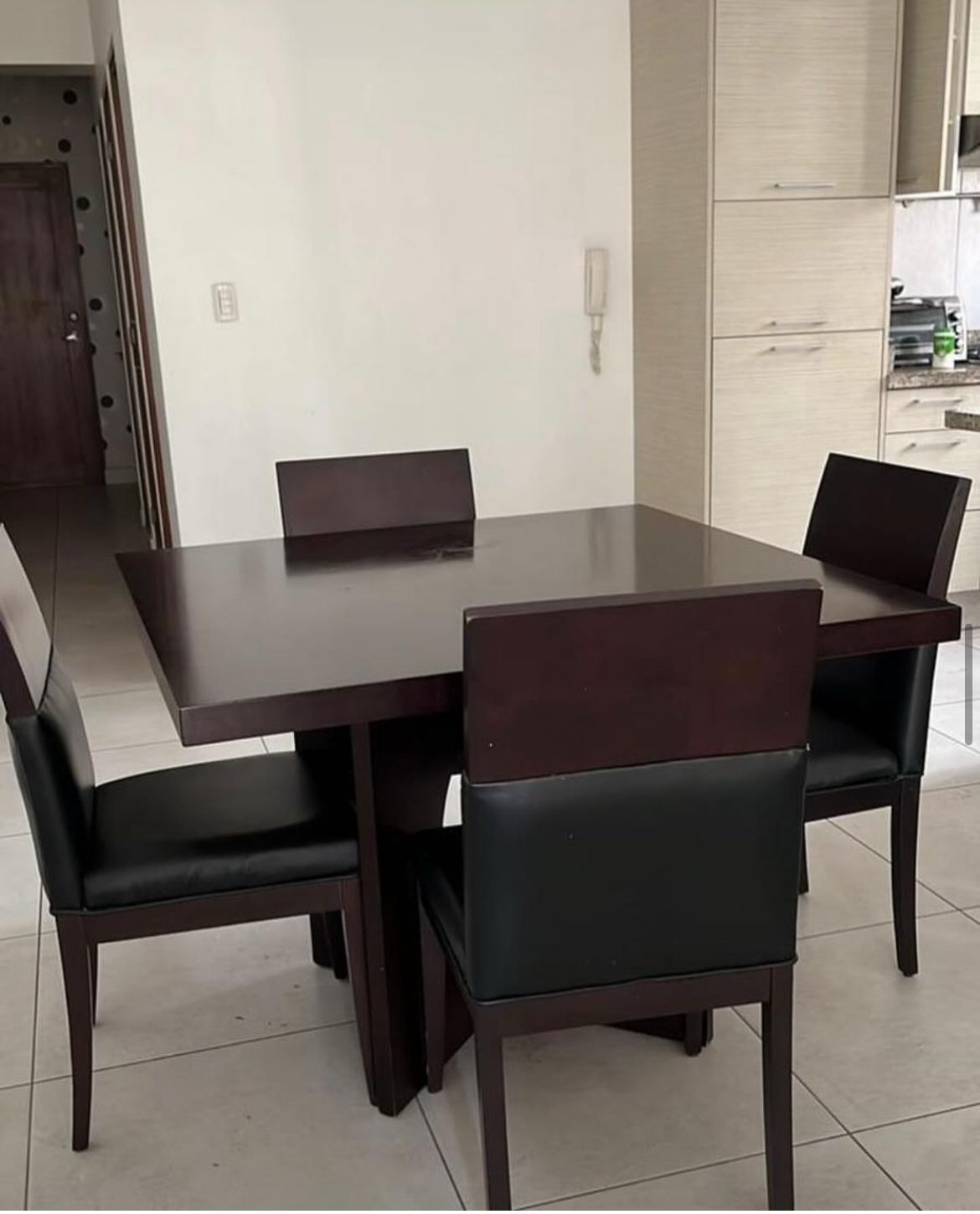 muebles y colchones - Juego de Comedor para 4 personas. Madera 0