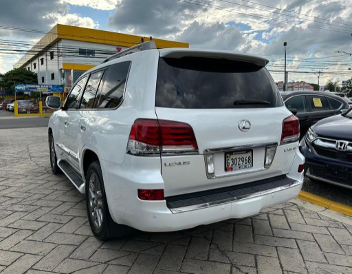 jeepetas y camionetas - Lexus lx570 2014 5