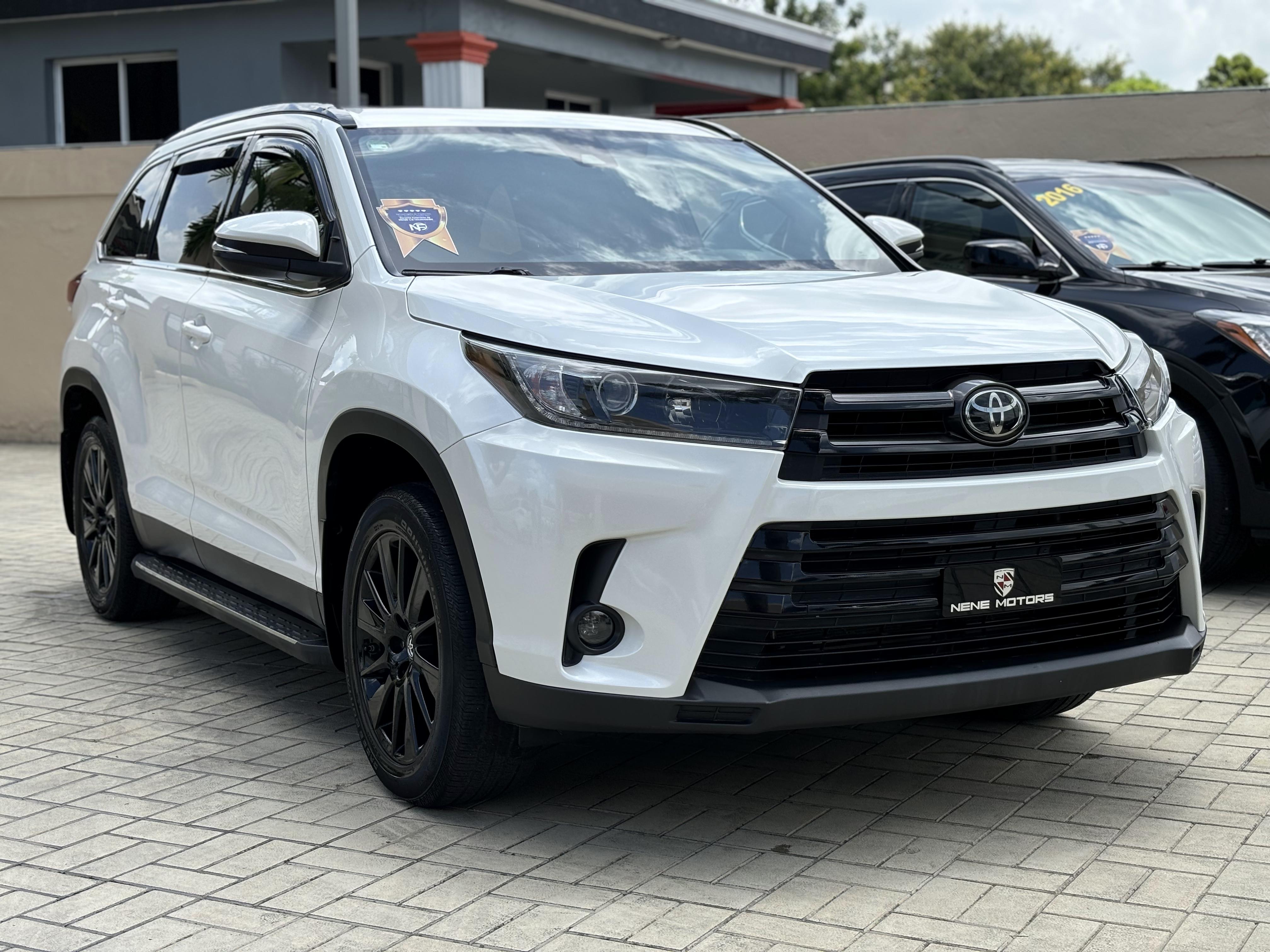 jeepetas y camionetas - Toyota Highlander SE 4x4 año 2019. 1