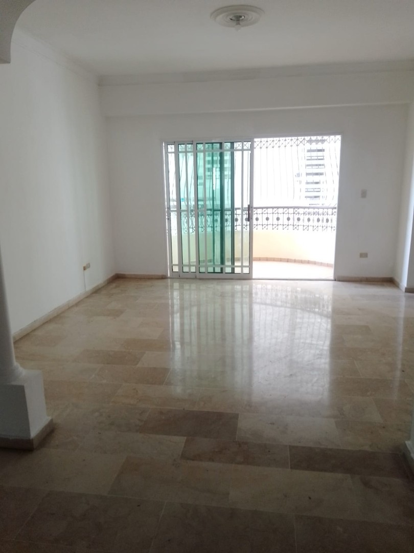 apartamentos - Vendo en Bella Vista vacío  2