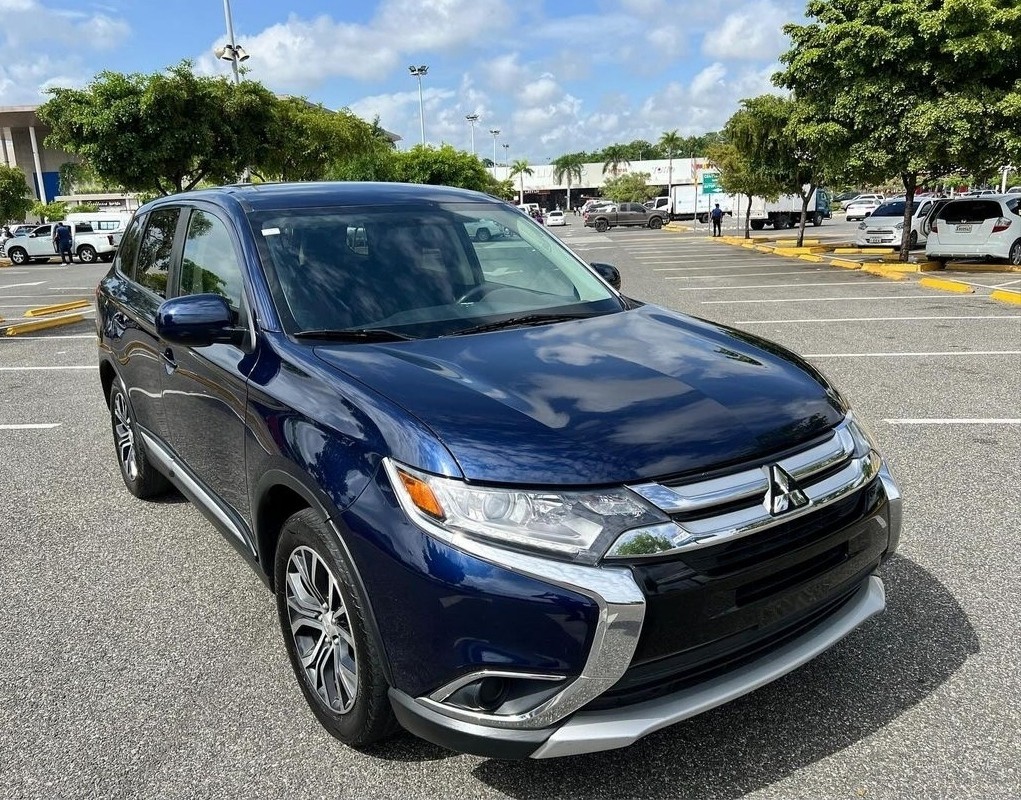 jeepetas y camionetas - 2018 Mitsubishi Outlander 3 Filas 