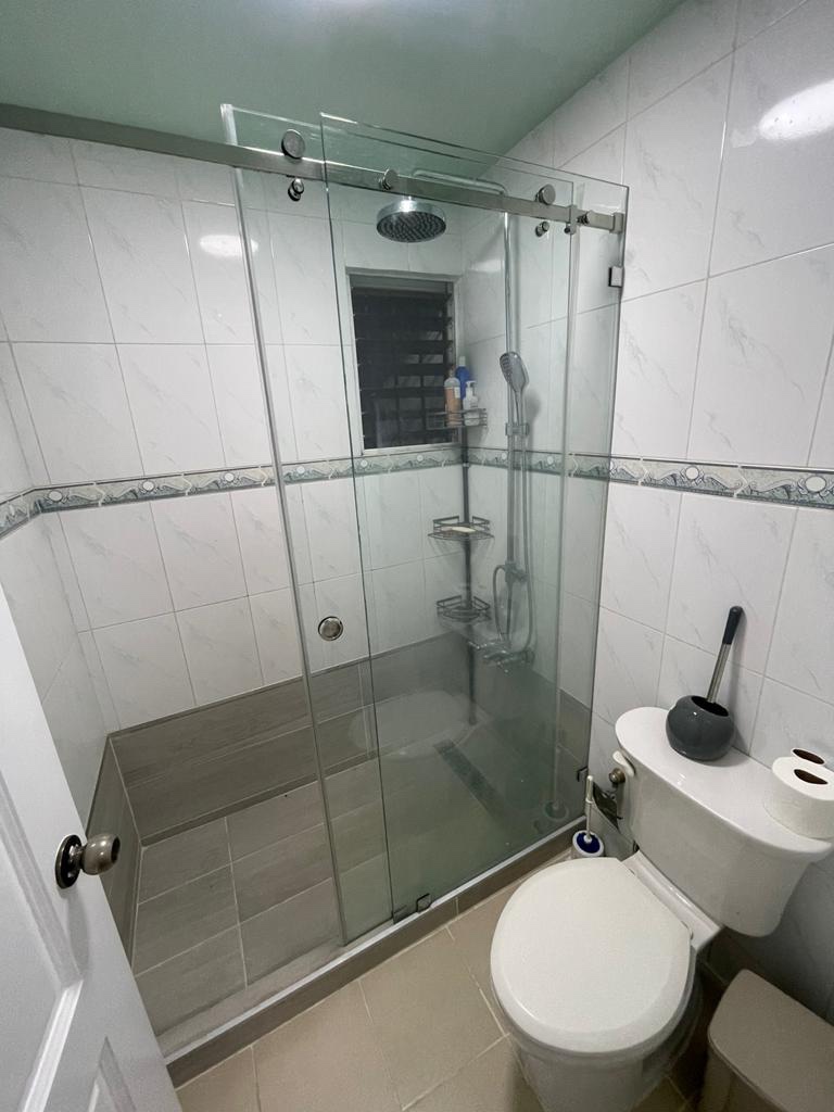 apartamentos - Vendo apto en Los cacicazgos 180. Mts.
RD$ 10,800,000  9