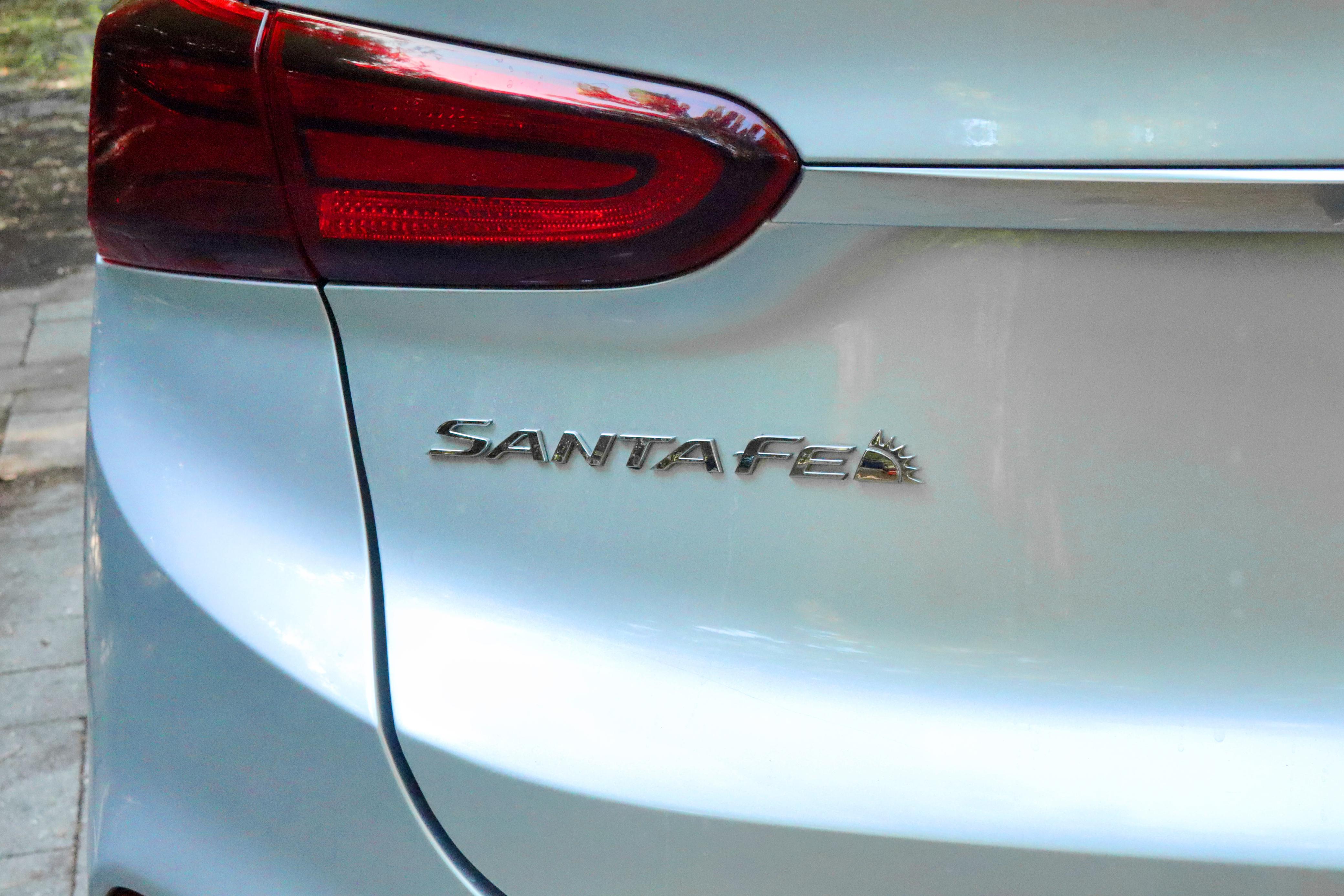 jeepetas y camionetas - Hyundai santa fe SE 2019 excelente condiciones  5