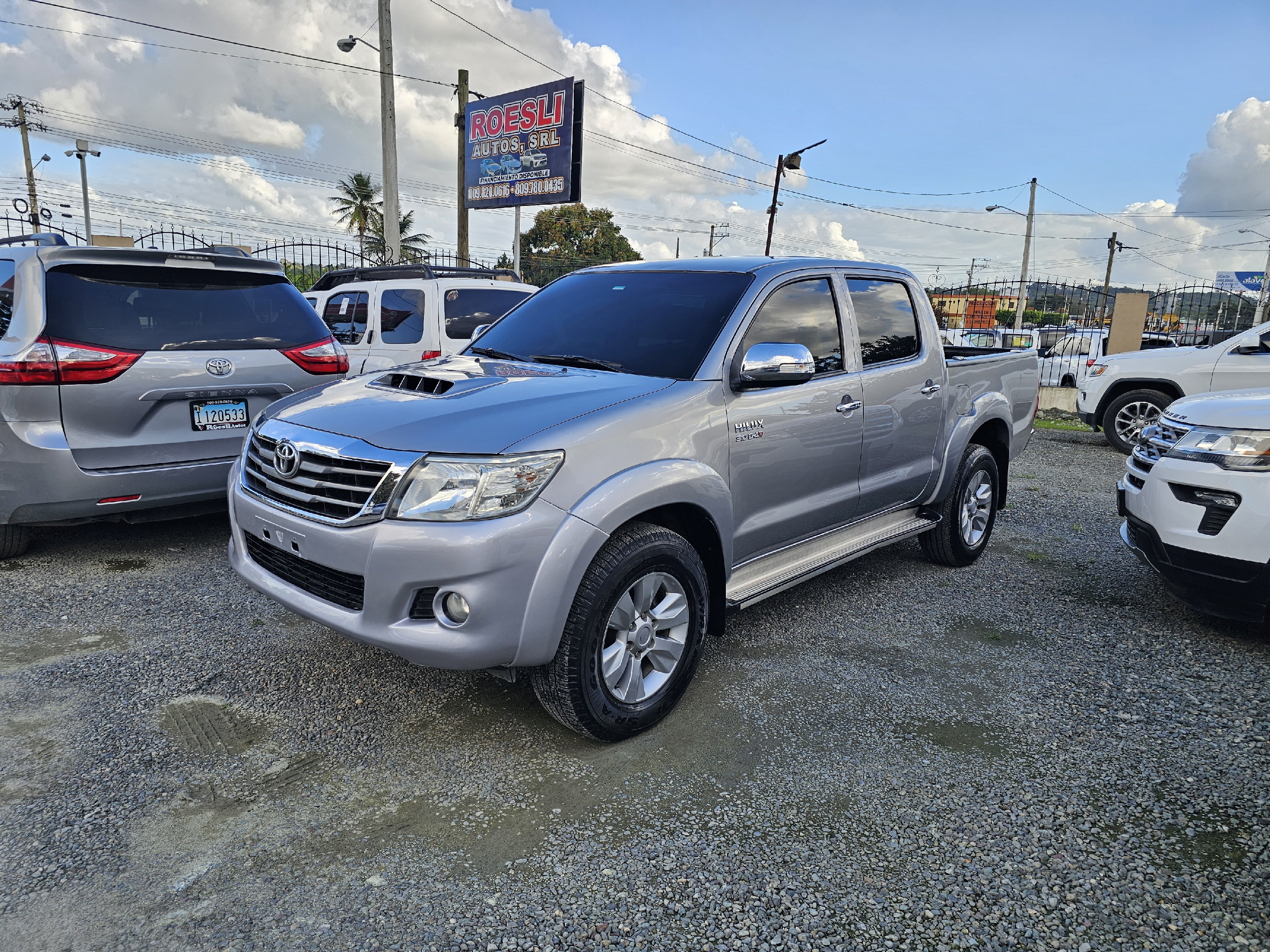 jeepetas y camionetas - Toyota Hilux SRV 2015 1