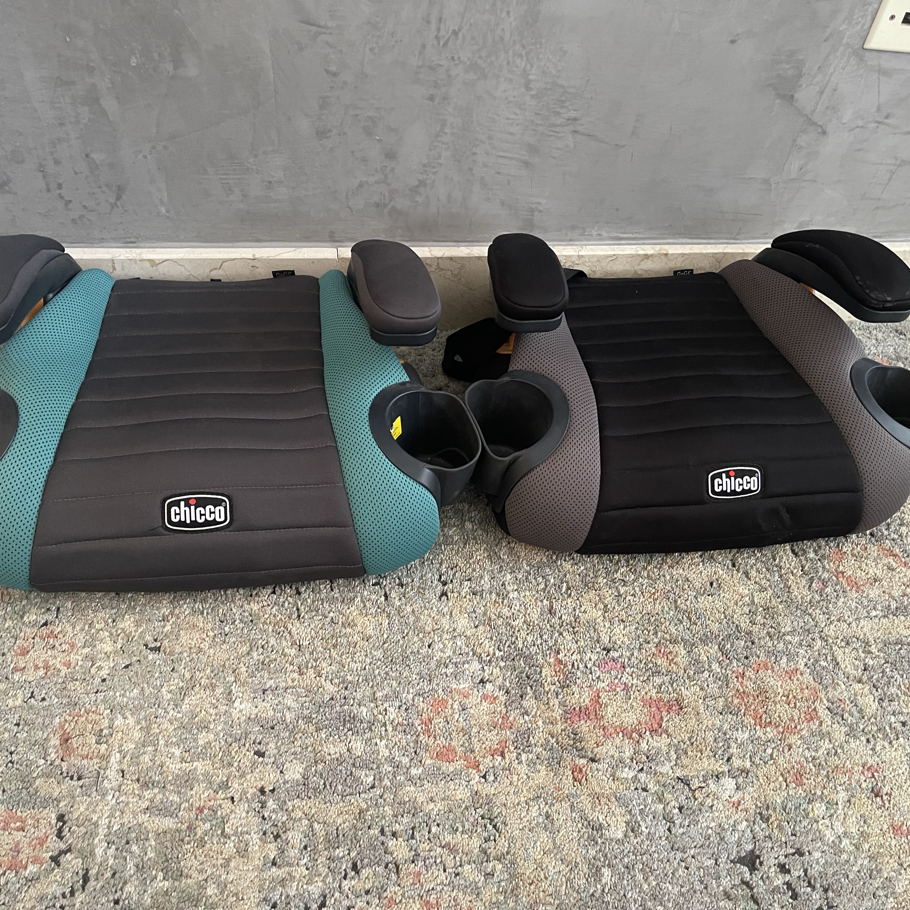 coches y sillas - De oportunidad vendo dos Booster SEAT marca Chico como nuevo. 