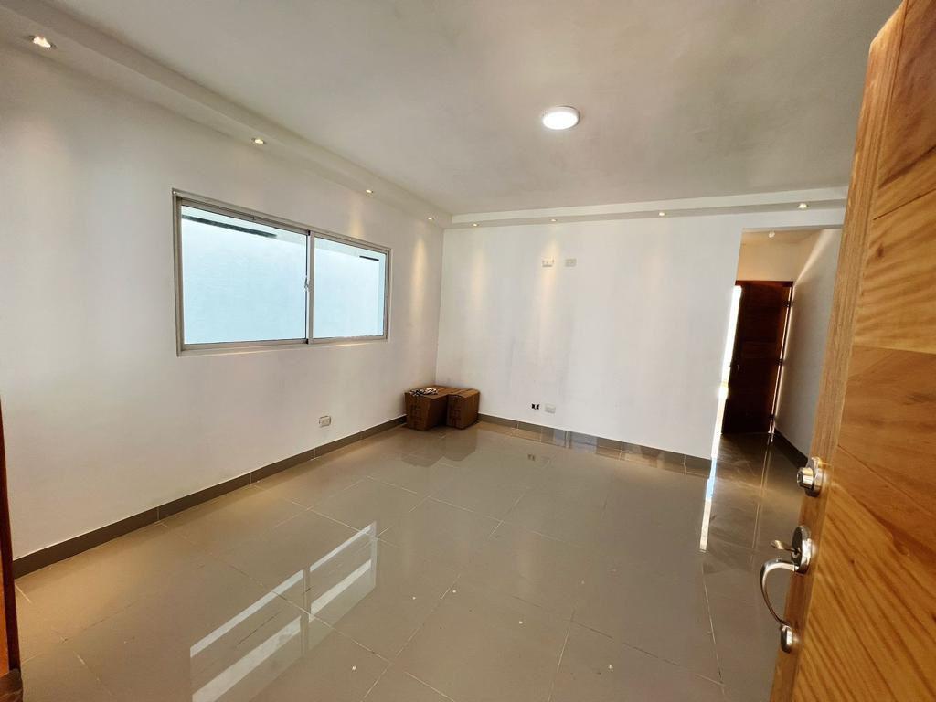 casas - Venta de casa con Jacuzzi en la autopista de San Isidro, Brisa Oriental 9