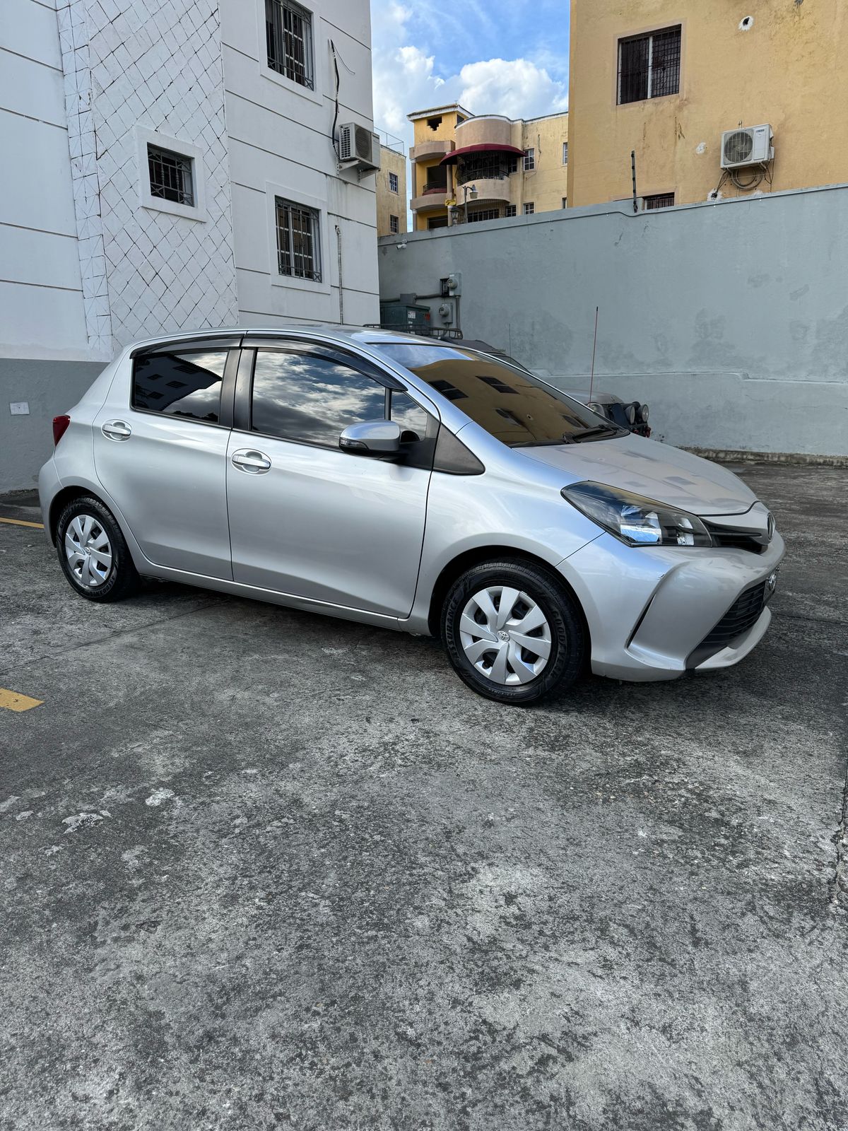 carros - Toyota Vitz 2015 - Santiago 