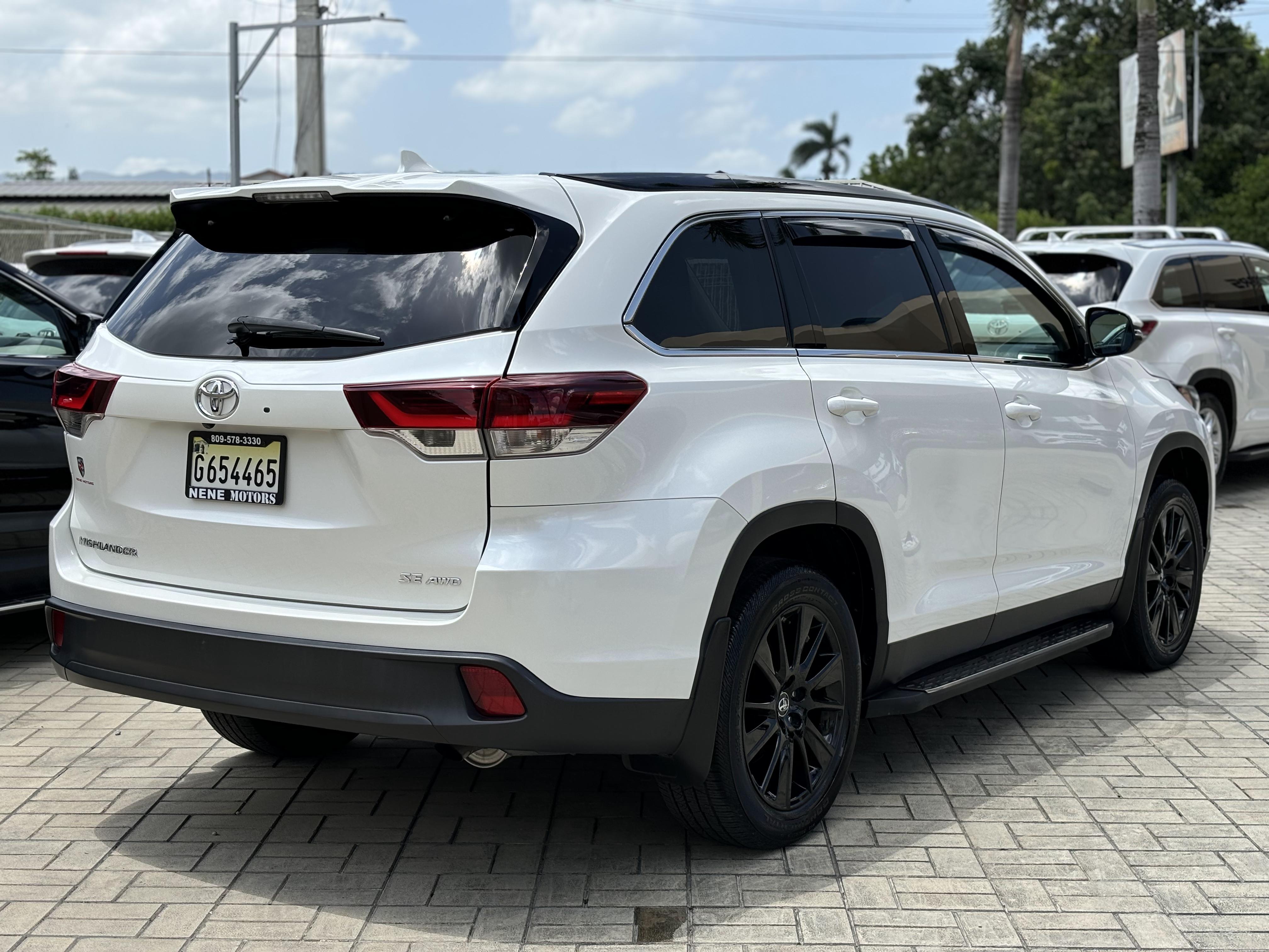 jeepetas y camionetas - Toyota Highlander SE 4x4 año 2019. 2