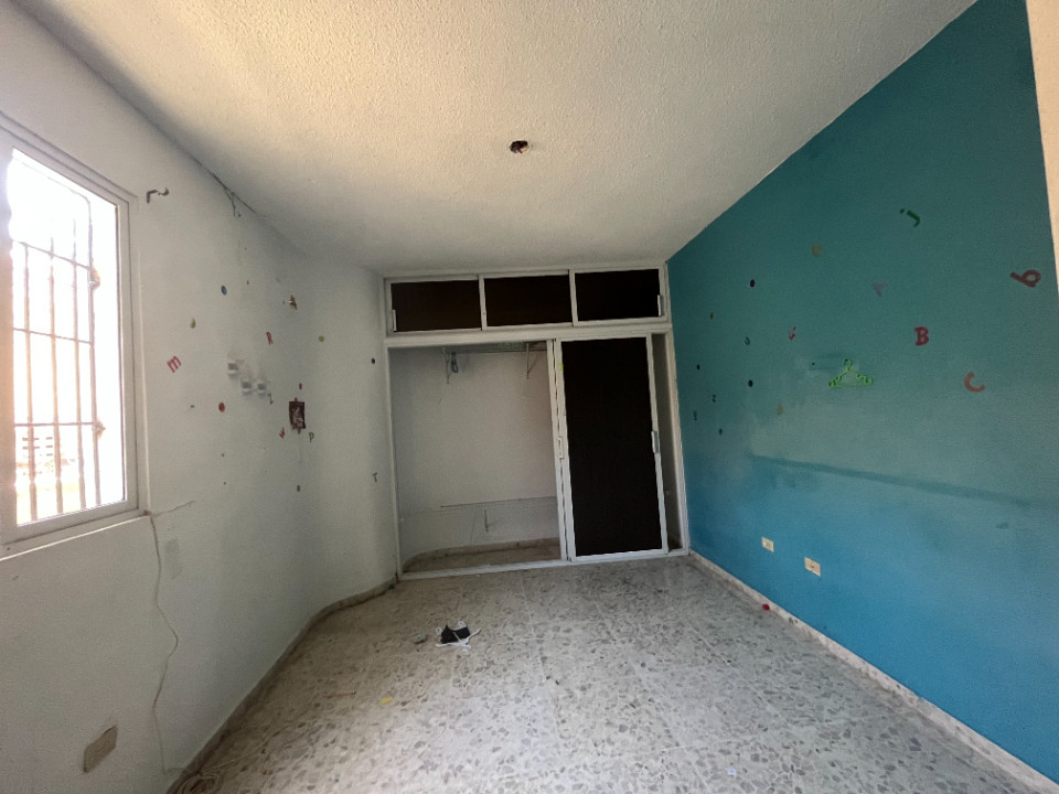 casas - Vendo Casa para Remodelar en Gazcue (Oportunidad)