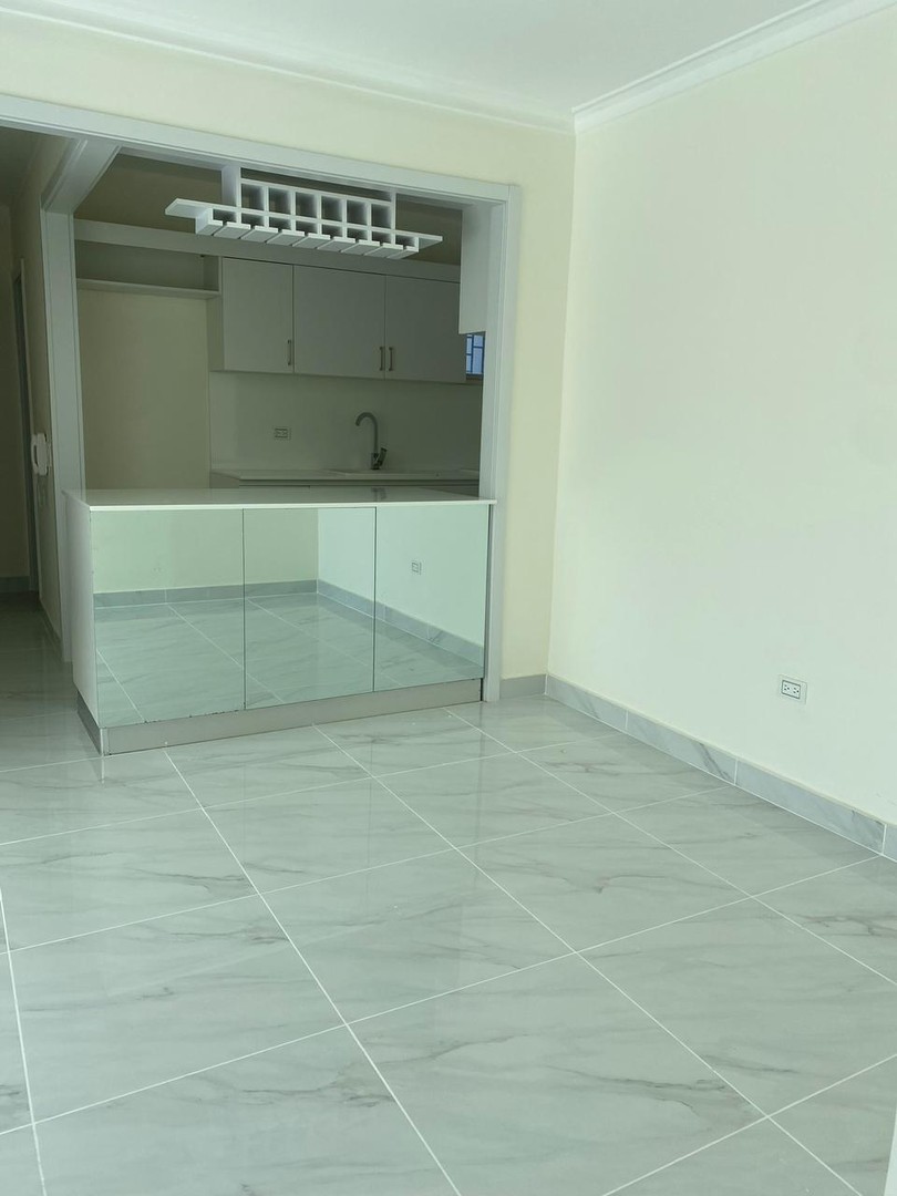 apartamentos - 📍Residencial Las cayenas San Isidro 
- 85 mts2 tercer piso
 3