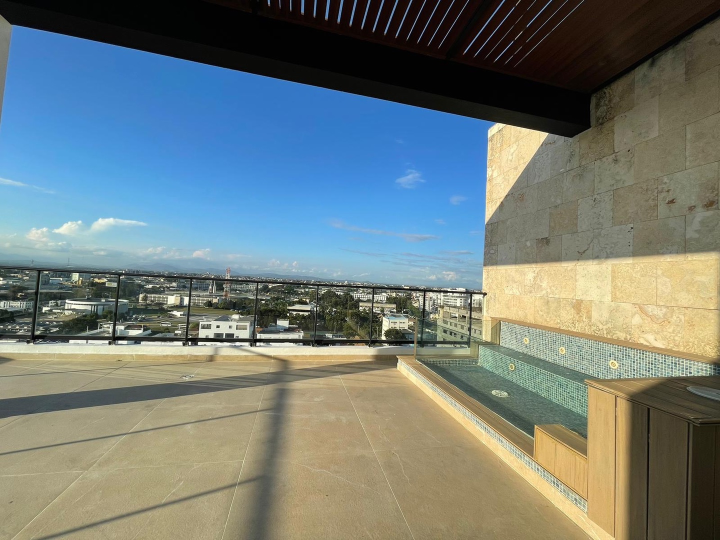 penthouses - Vendo PentHouse con una vista totalmente despejada en la Urbanización Real  9