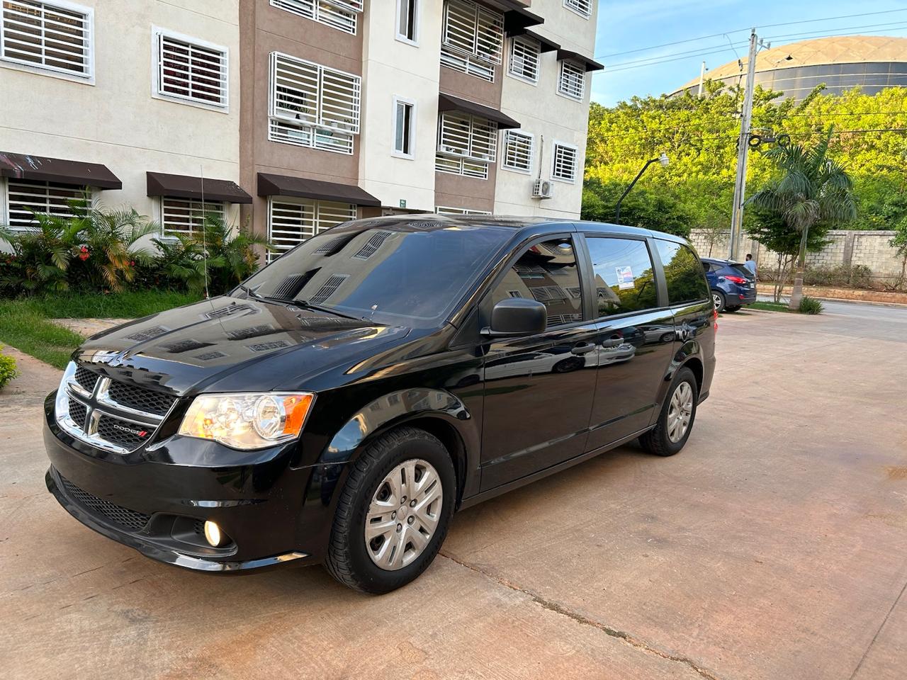 otros vehiculos - Dodge Caravan 2019