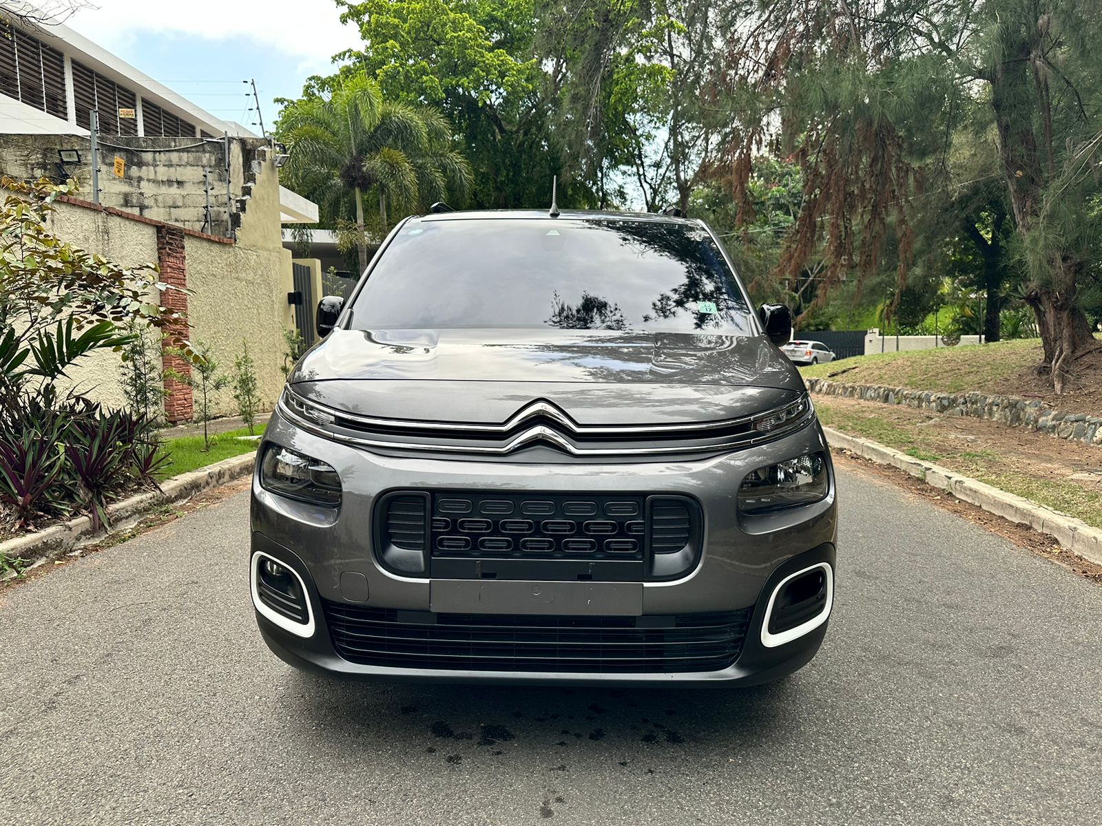 carros - Citroen Berlingo 2013 impecable 