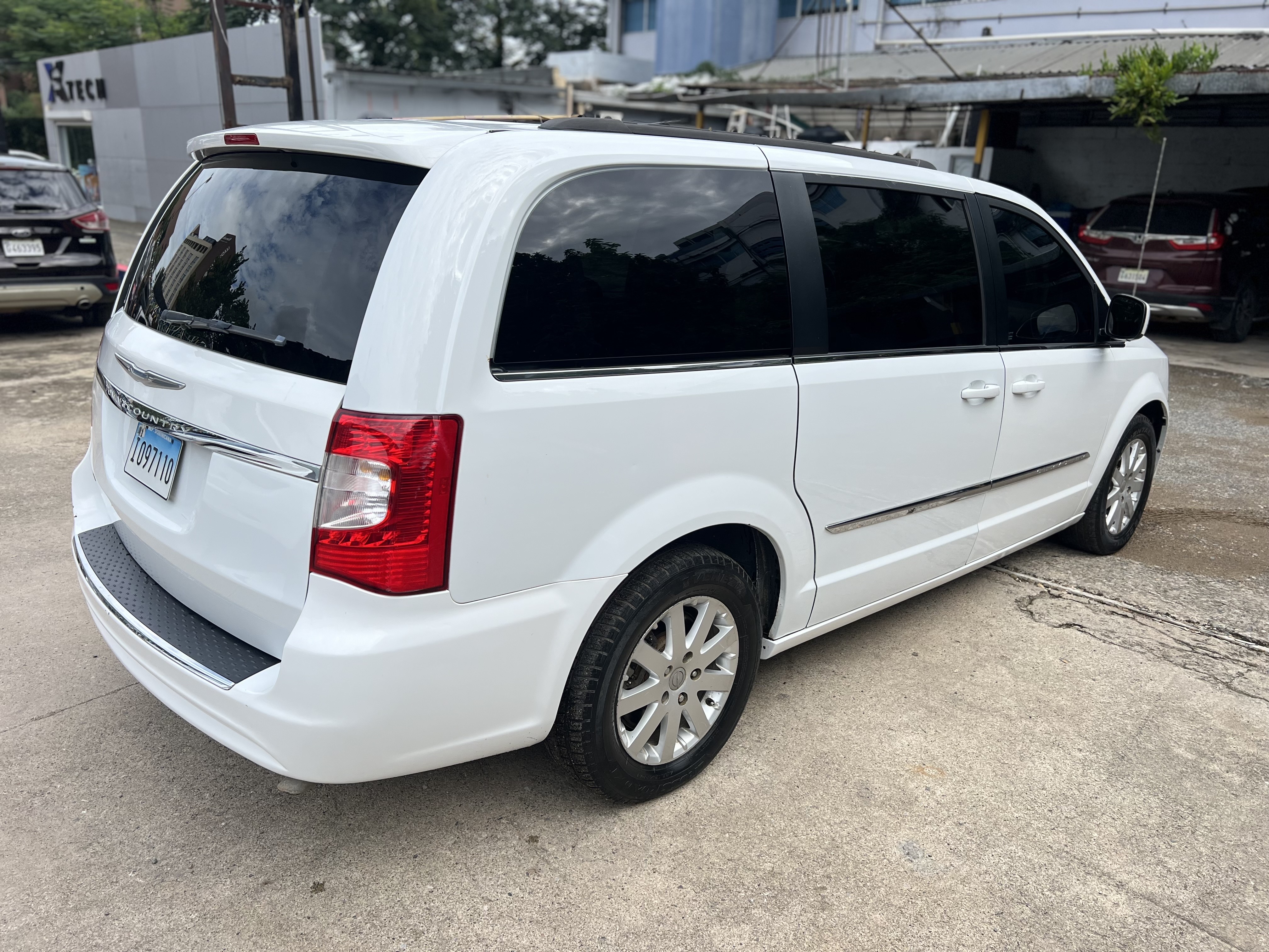 jeepetas y camionetas - Chrysler Town country  4